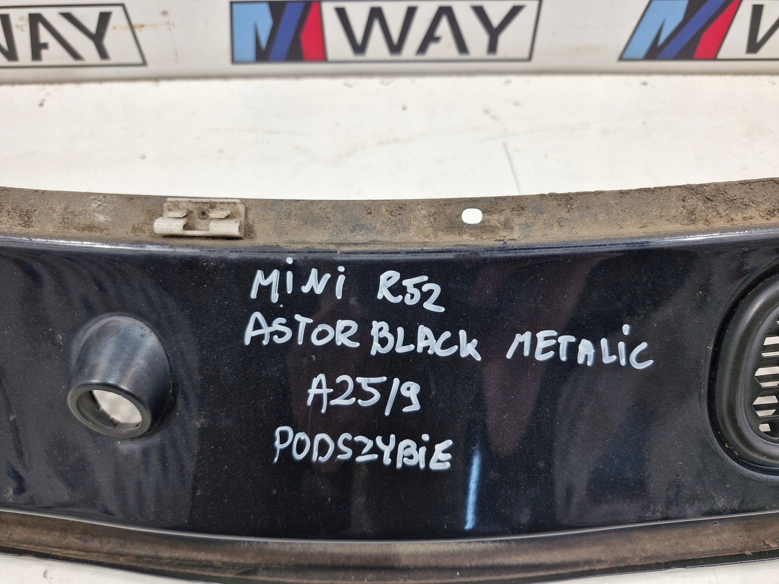 MINI COOPER R52 torpedo A25/9 ASTRO BLACK METALIC