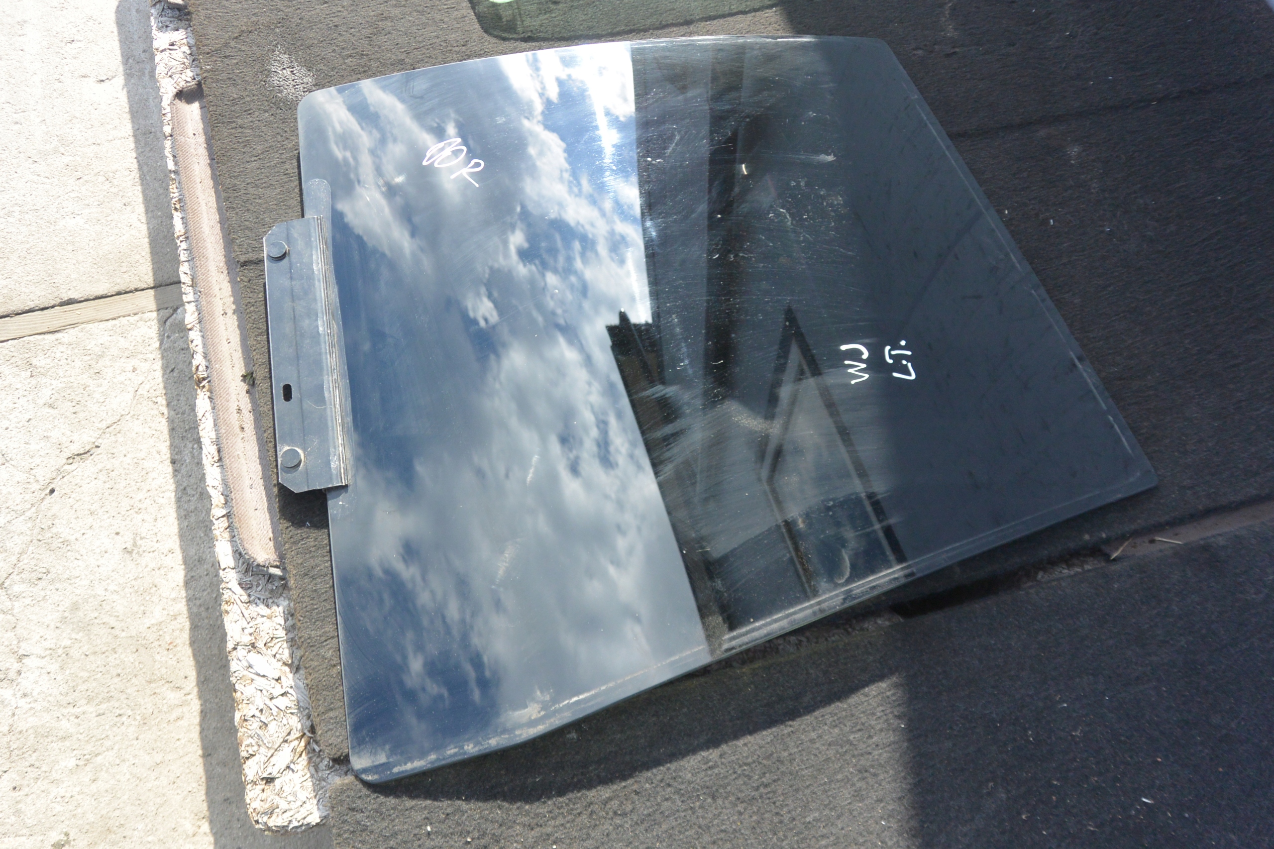 SZYBA DRZWI TYŁ LEWA PRAWA JEEP GRAND CHEROKEE WJ Producent części Jeep OE