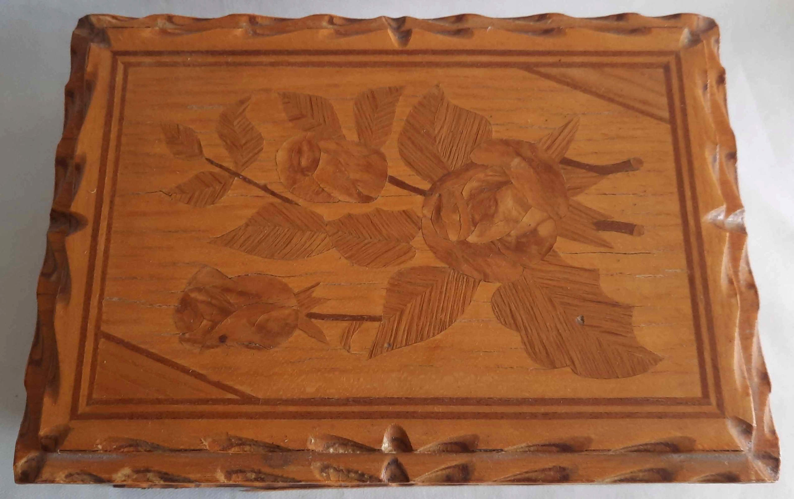 Stara Szkatułka Intarsja Drewno