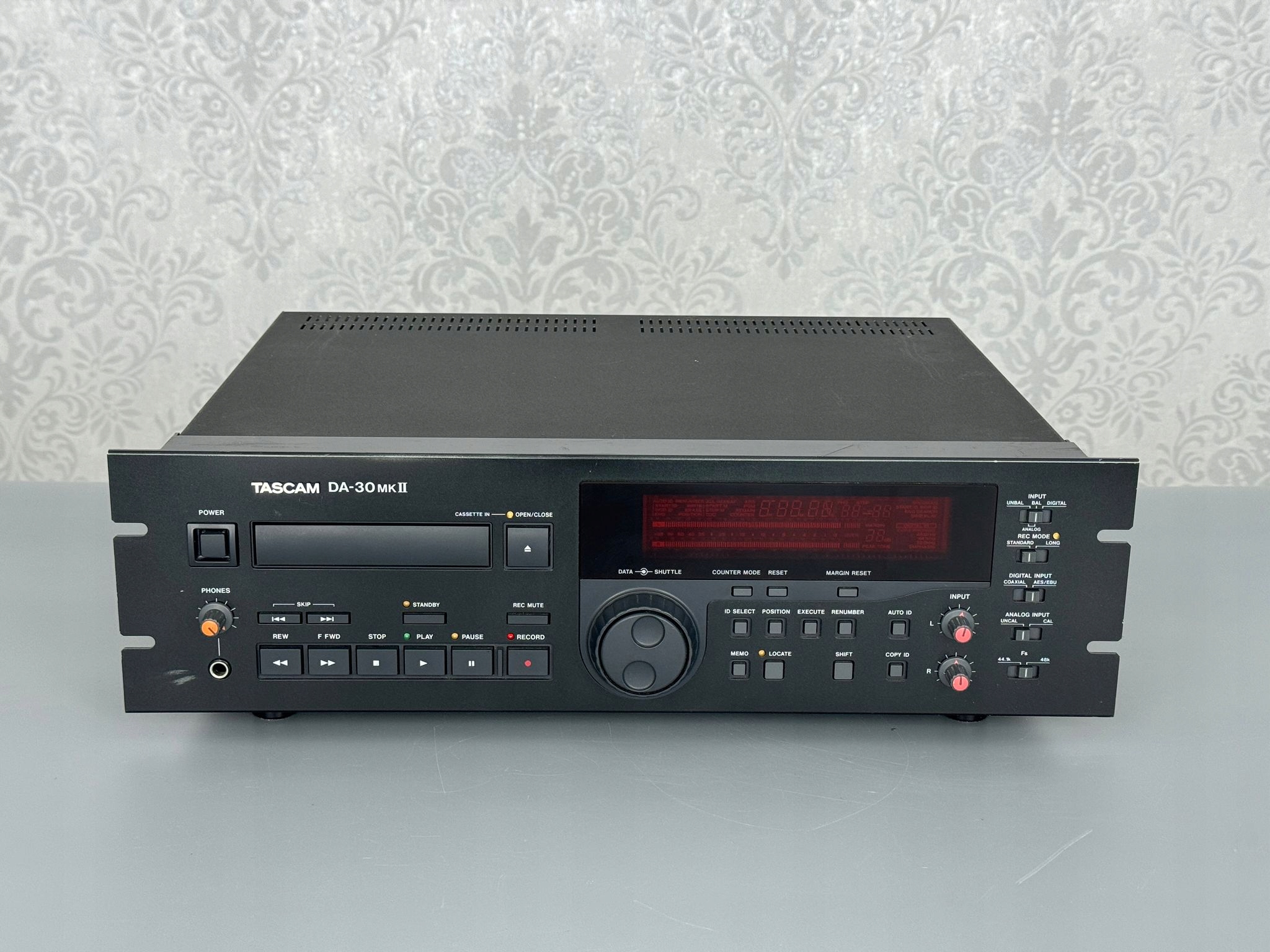 その他 TASCAM DA-30 mk2 Cyfrowy Magnetofon Rack Pro DAT Tascam DA-30 Mk2 II Unikat
