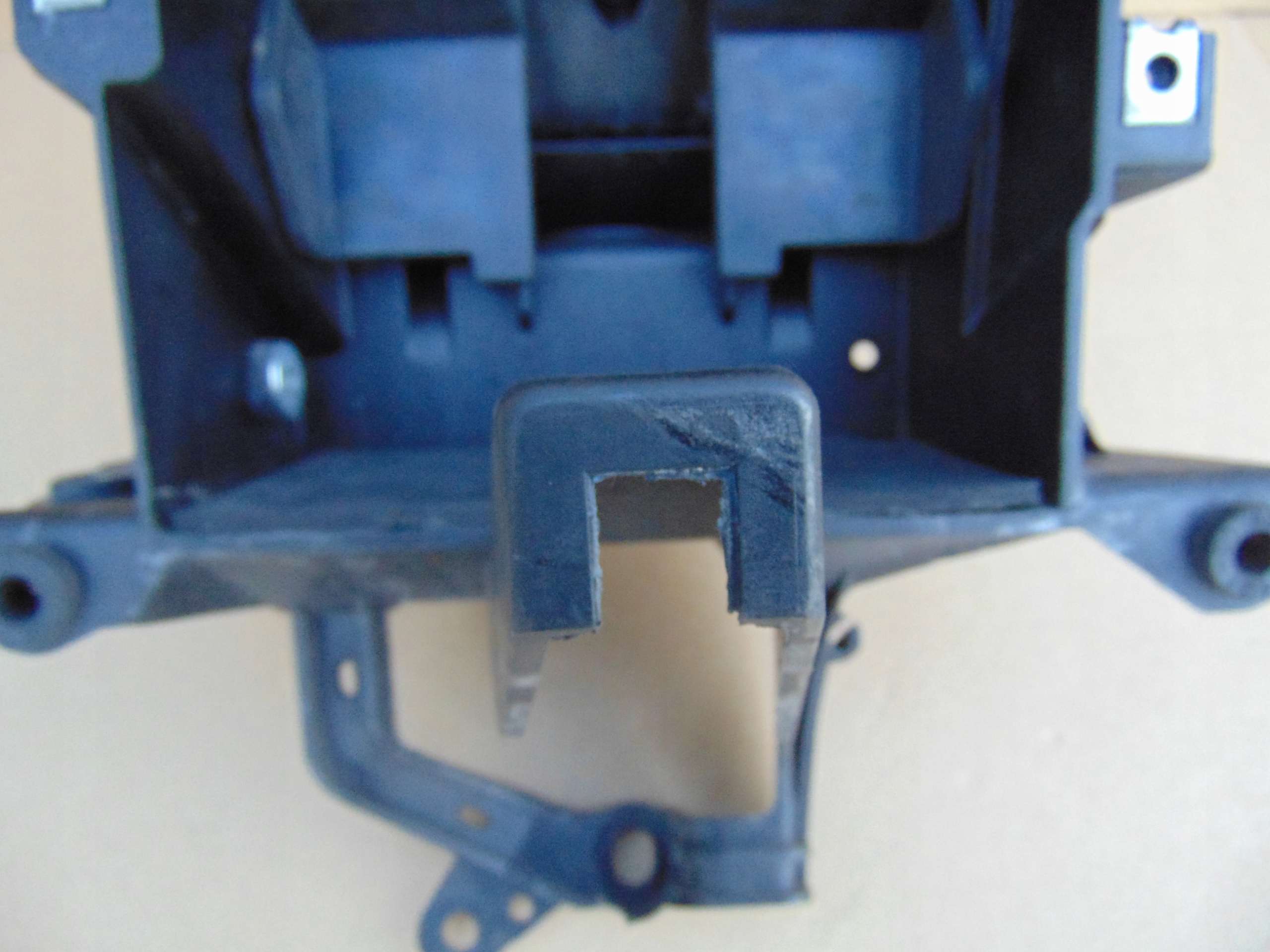 YAMAHA XMAX 400 14-17 ПЕРЕДНЯЯ СТОЙКА КРЕПЛЕНИЕ