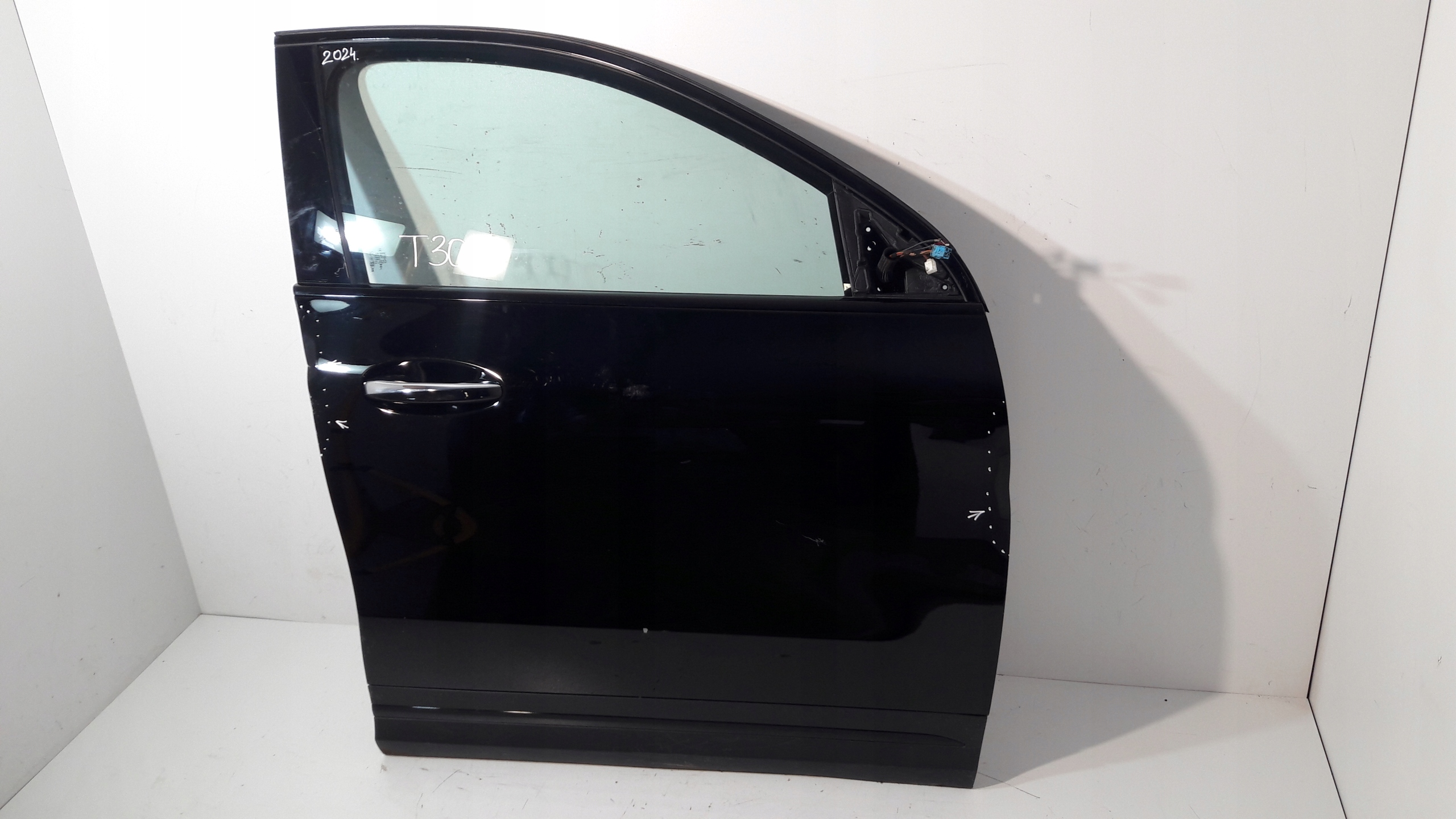 MERCEDES GLA H247 door front right 2024 (T300)