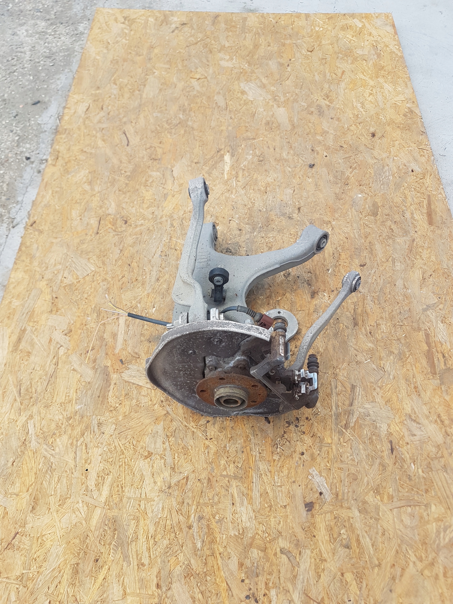 swing right rear part AUDI A4 B8 A5 8K0505312J
