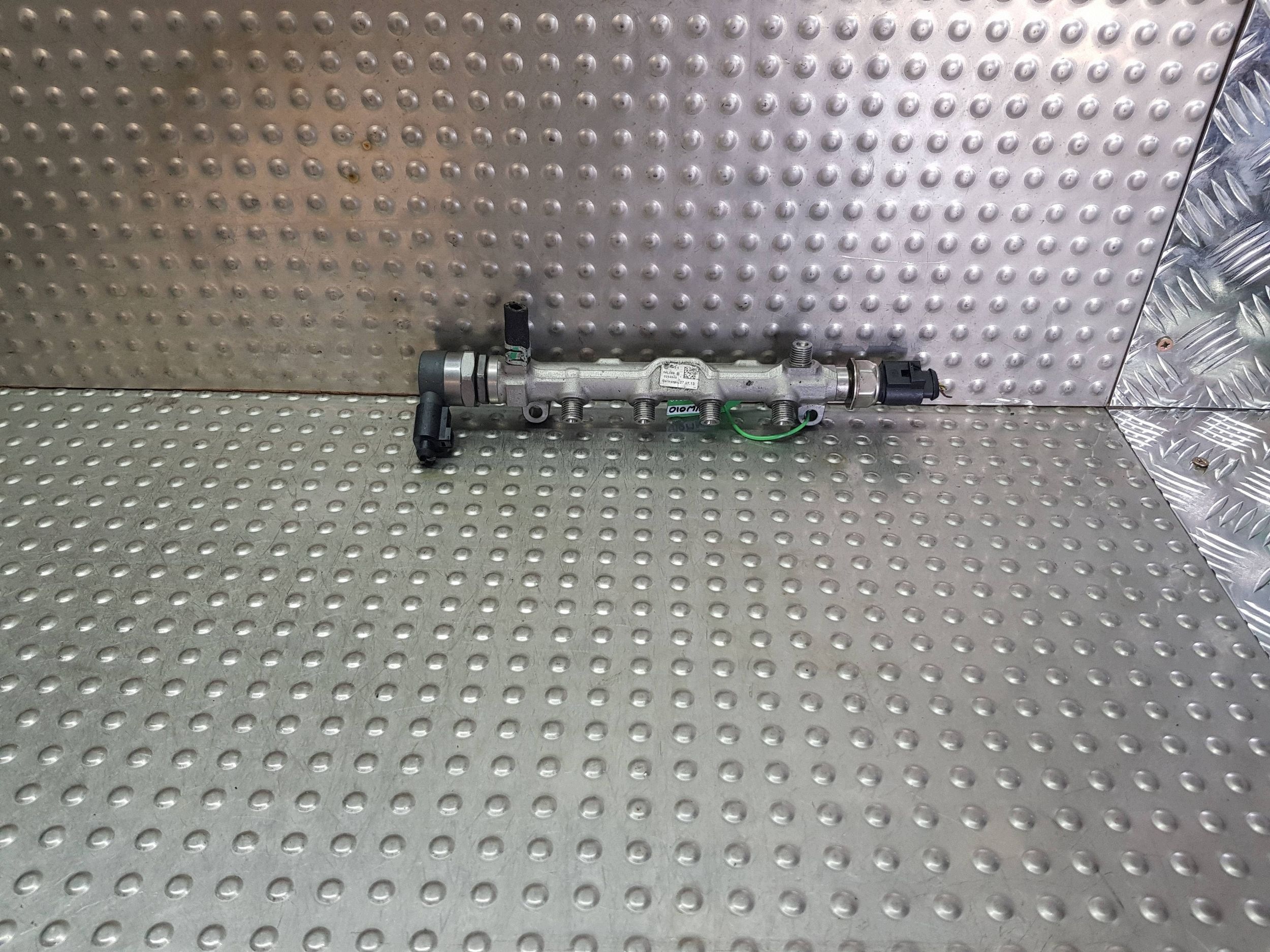 rampe injection capteurs 04L089B OCTAVIA III A3 8V LEON GOLF VII 2.0 TDI
