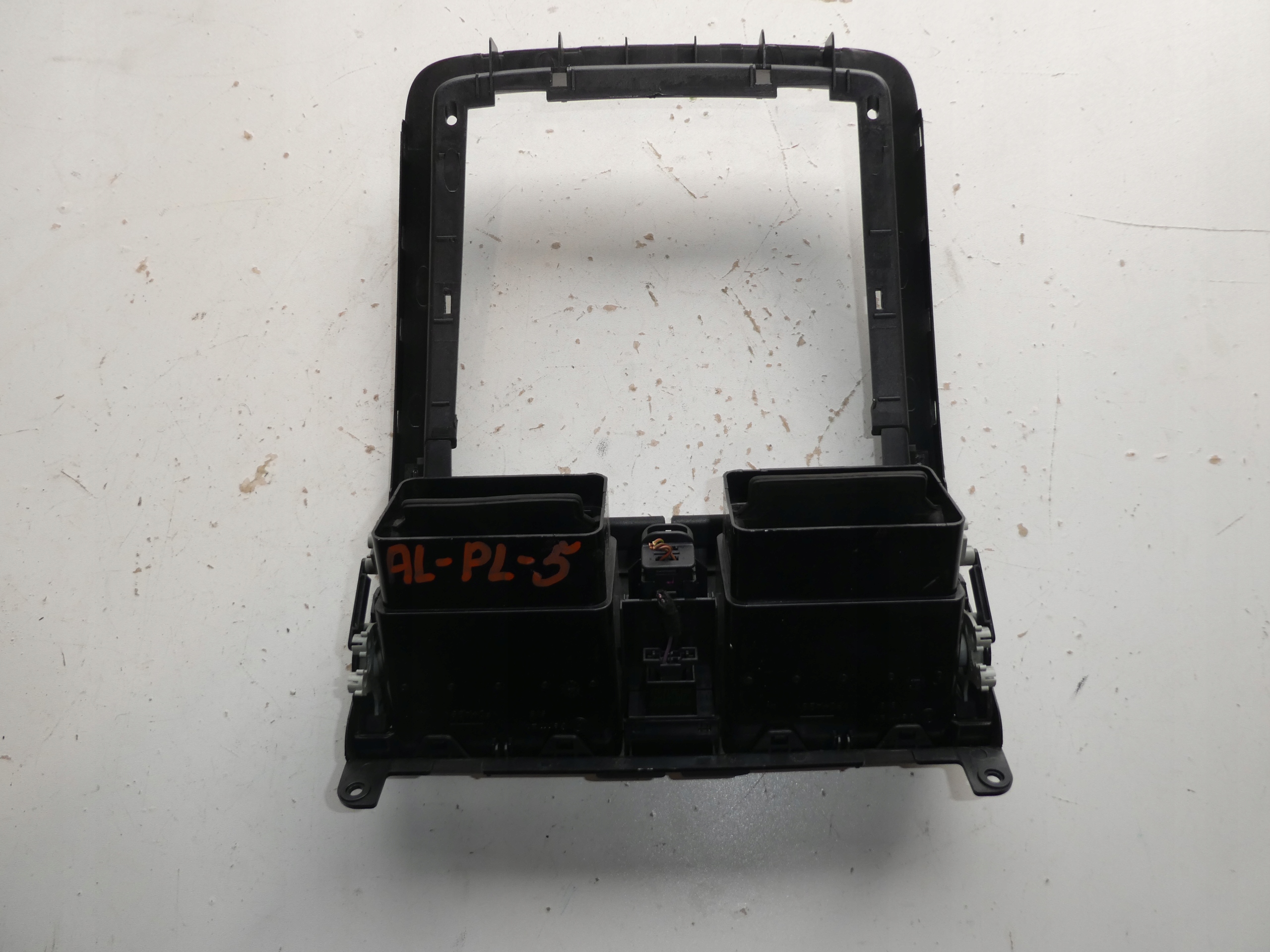 VW TOURAN and LIFT grid air conditioning devices front 1T1819728C