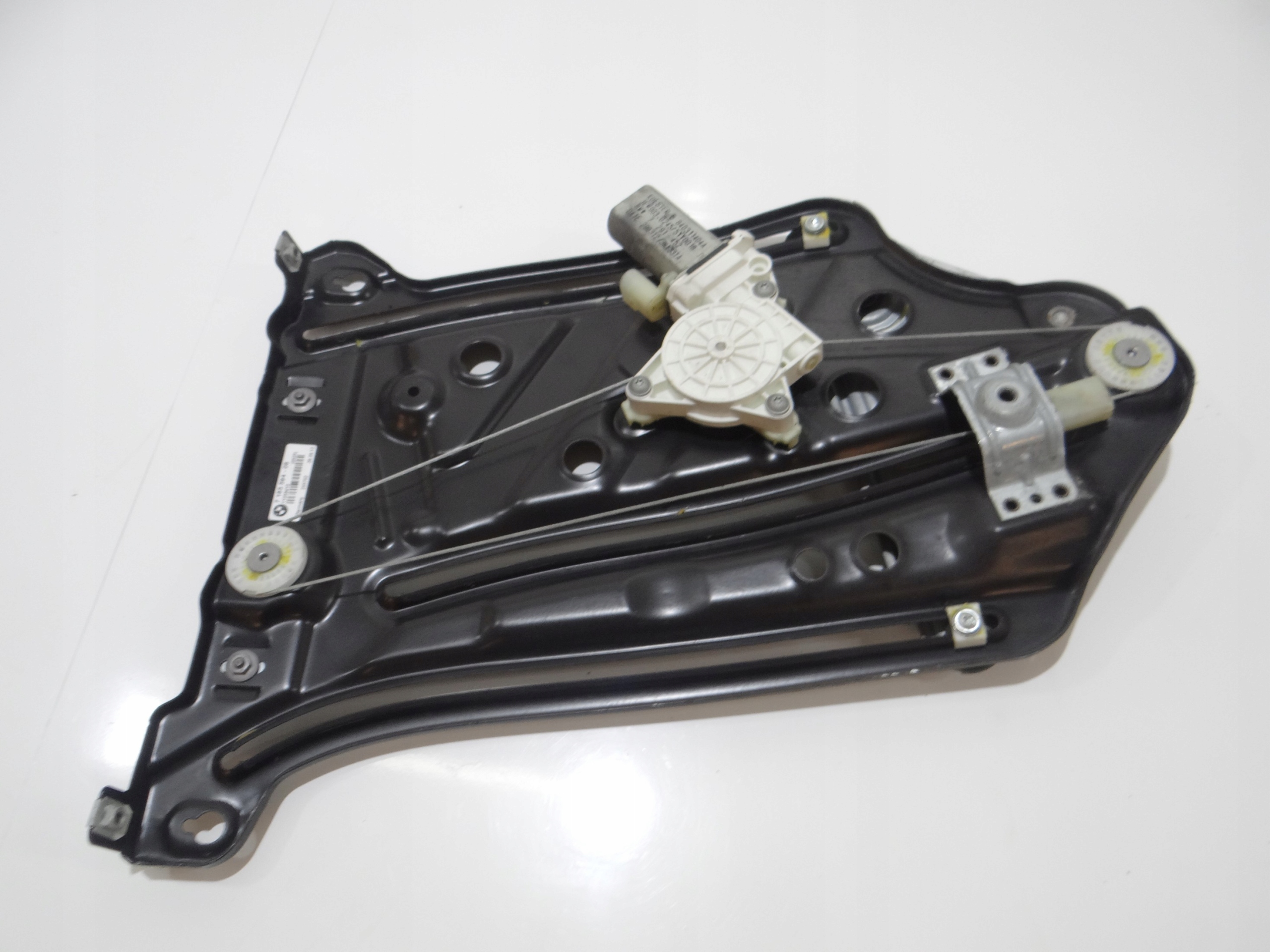 window regulator right rear part BMW E88 7165594