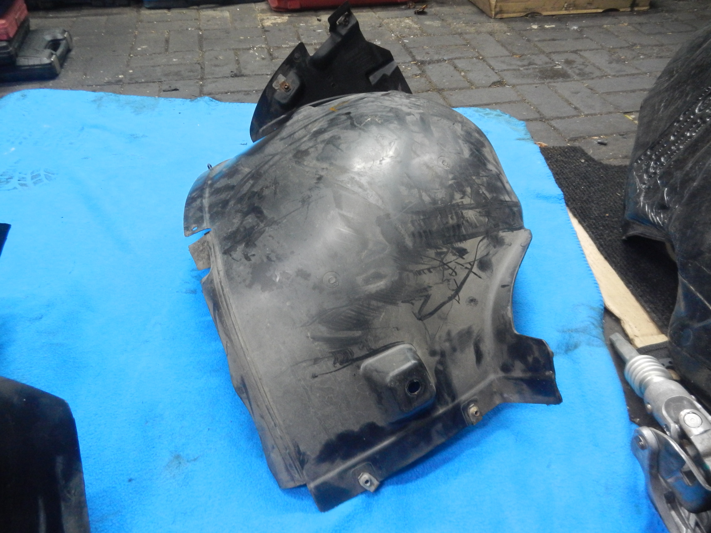 подкрылки левый перед MERCEDES ML W164 164