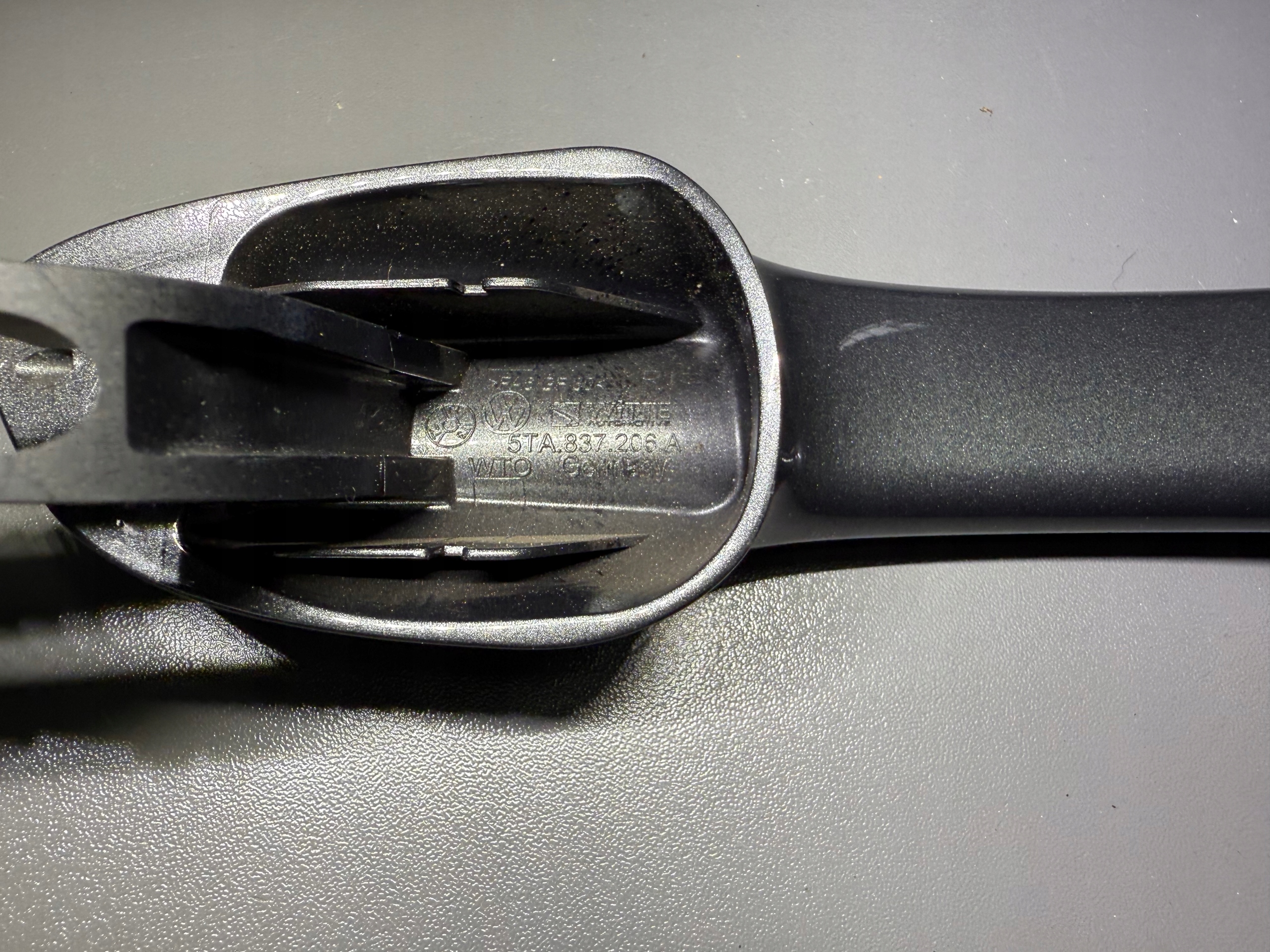 handle exterior door front right VW TOURAN III 5TA837206A
