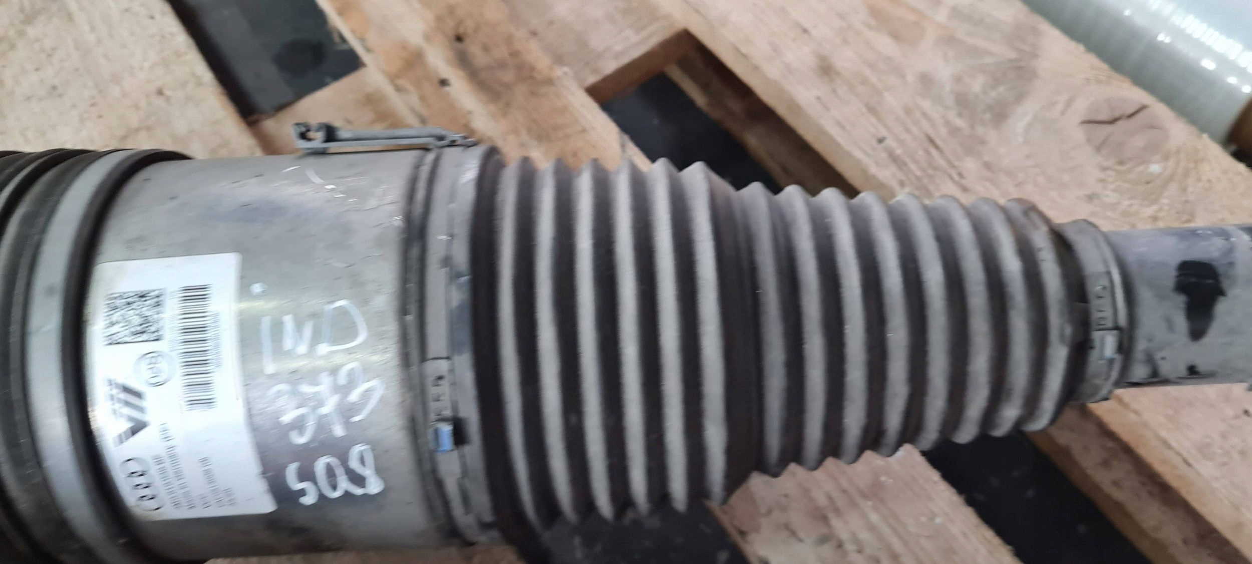 SQ8 4M RSQ8 Q8 shock absorber front left right 4M0616039BF SQ7 4M Q7