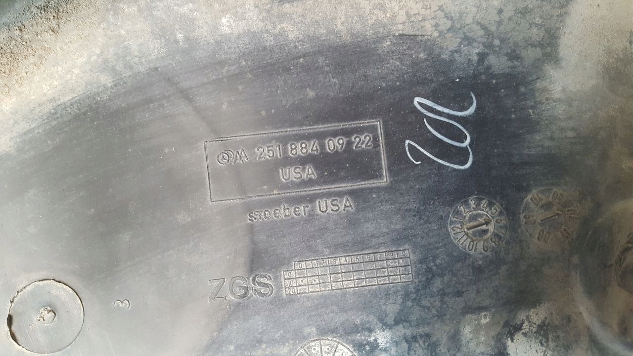 podblatník předek přední levé Mercedes W251 3,0 CDI
