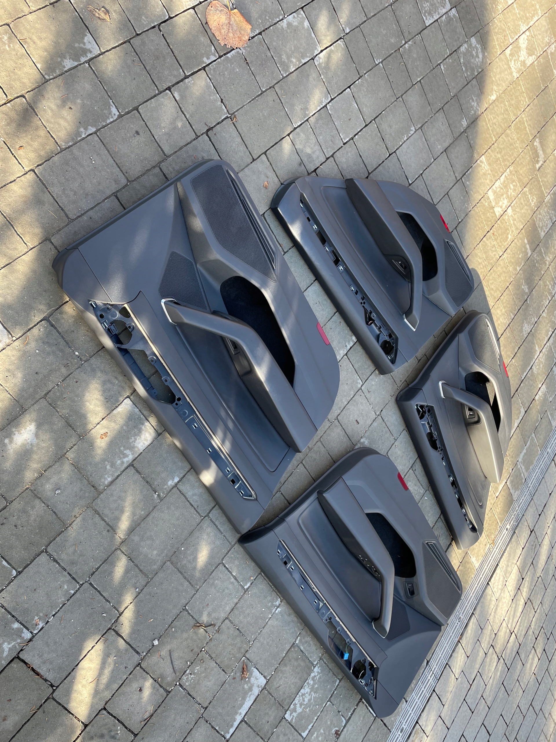 обивка крышки vw T5 MULTIVAN