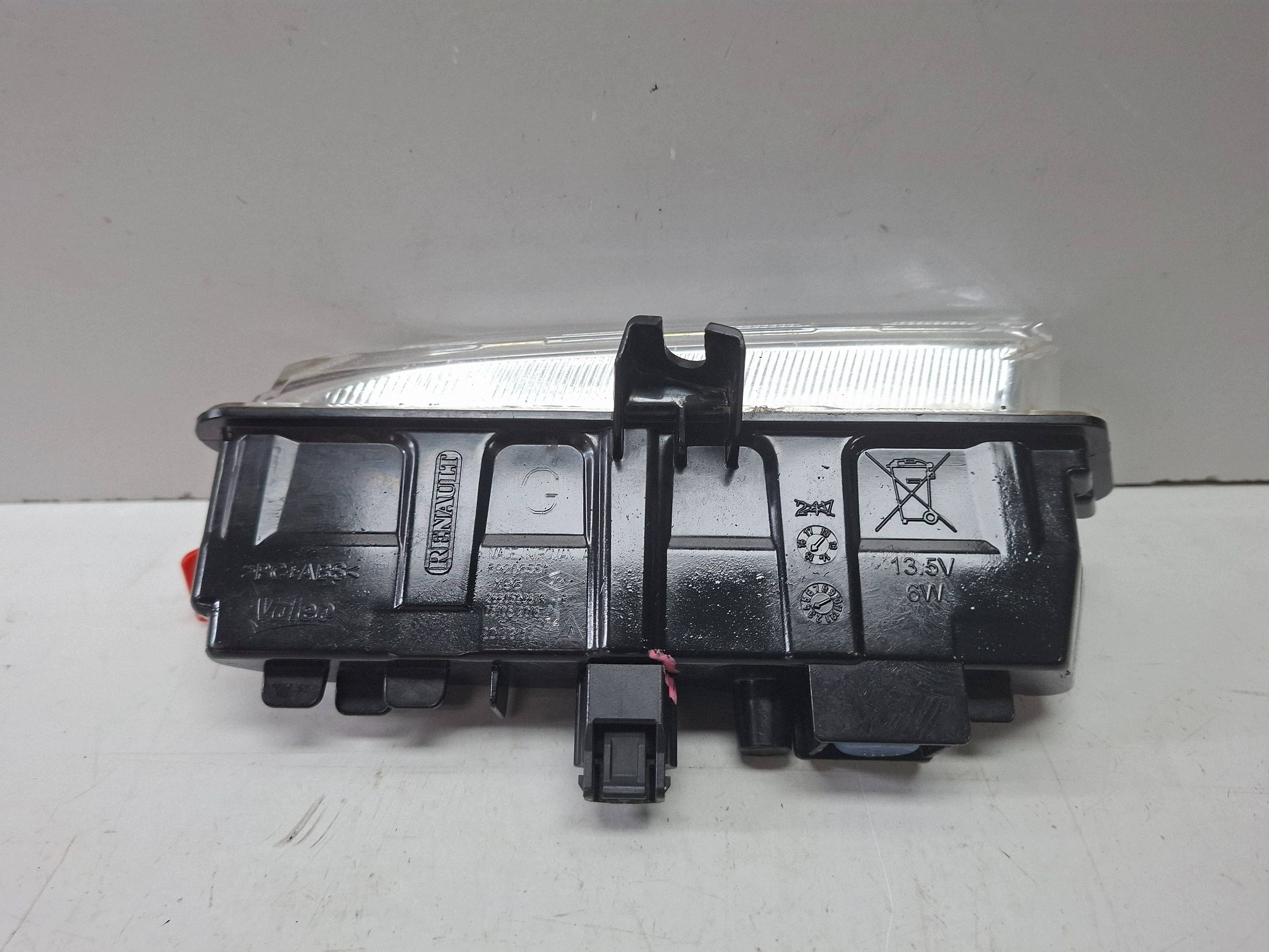 licht DZIENNA LED vorne links 266059367R RENAULT CLIO IV 2012