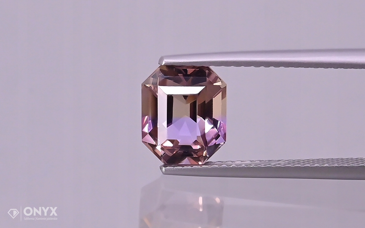 Ametryn fasetovaný oktagon 9x7,5 mm