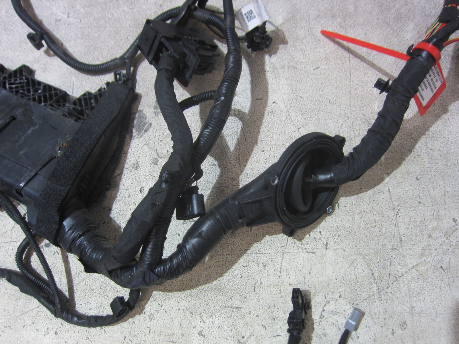 VOLVO XC60 II XC 60 2.0 T5 bundle wiring KOMORY of the engine front front