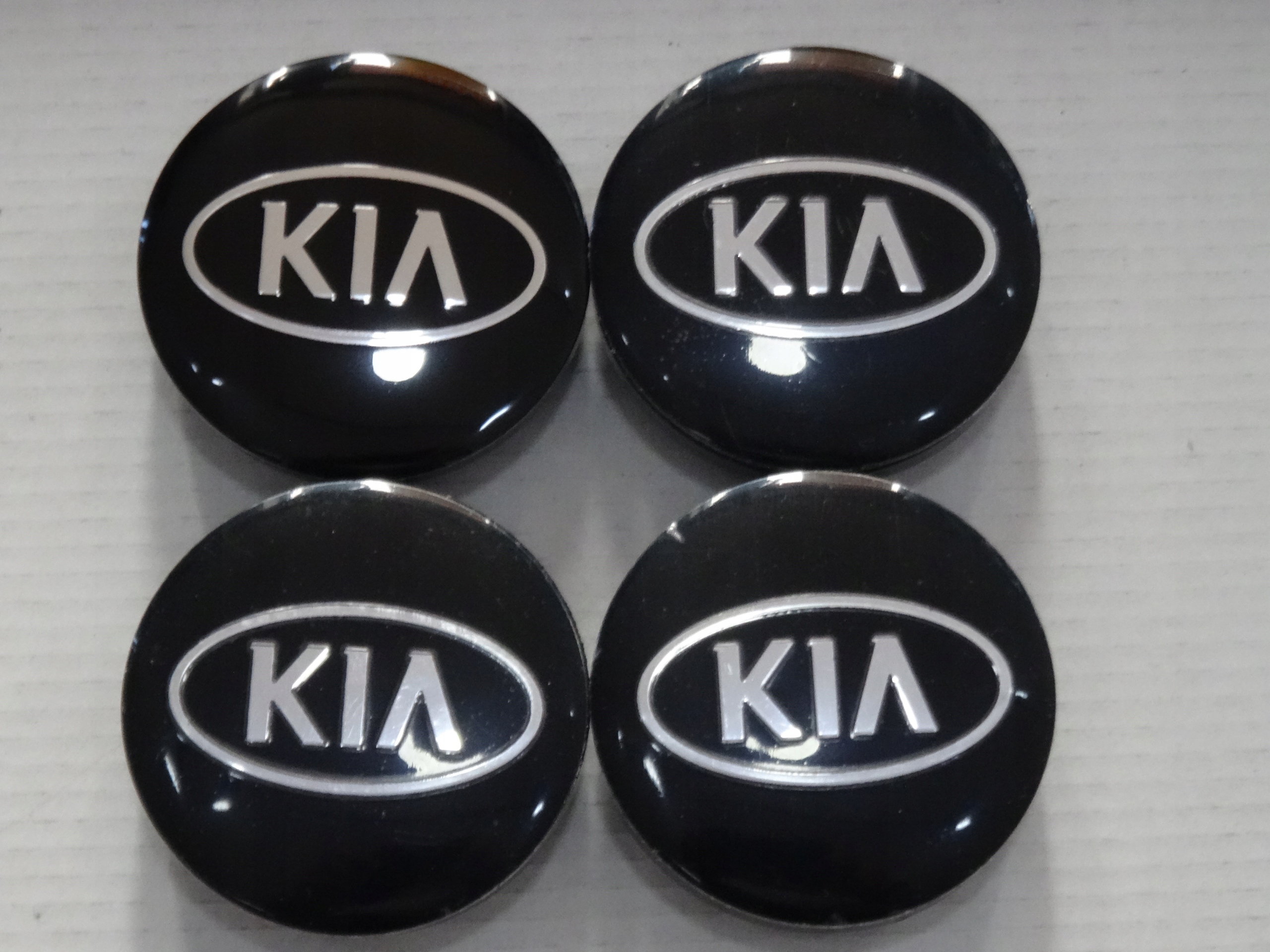 

4x Dekle dekielki emblematy na felgi Kia 56 mm cz