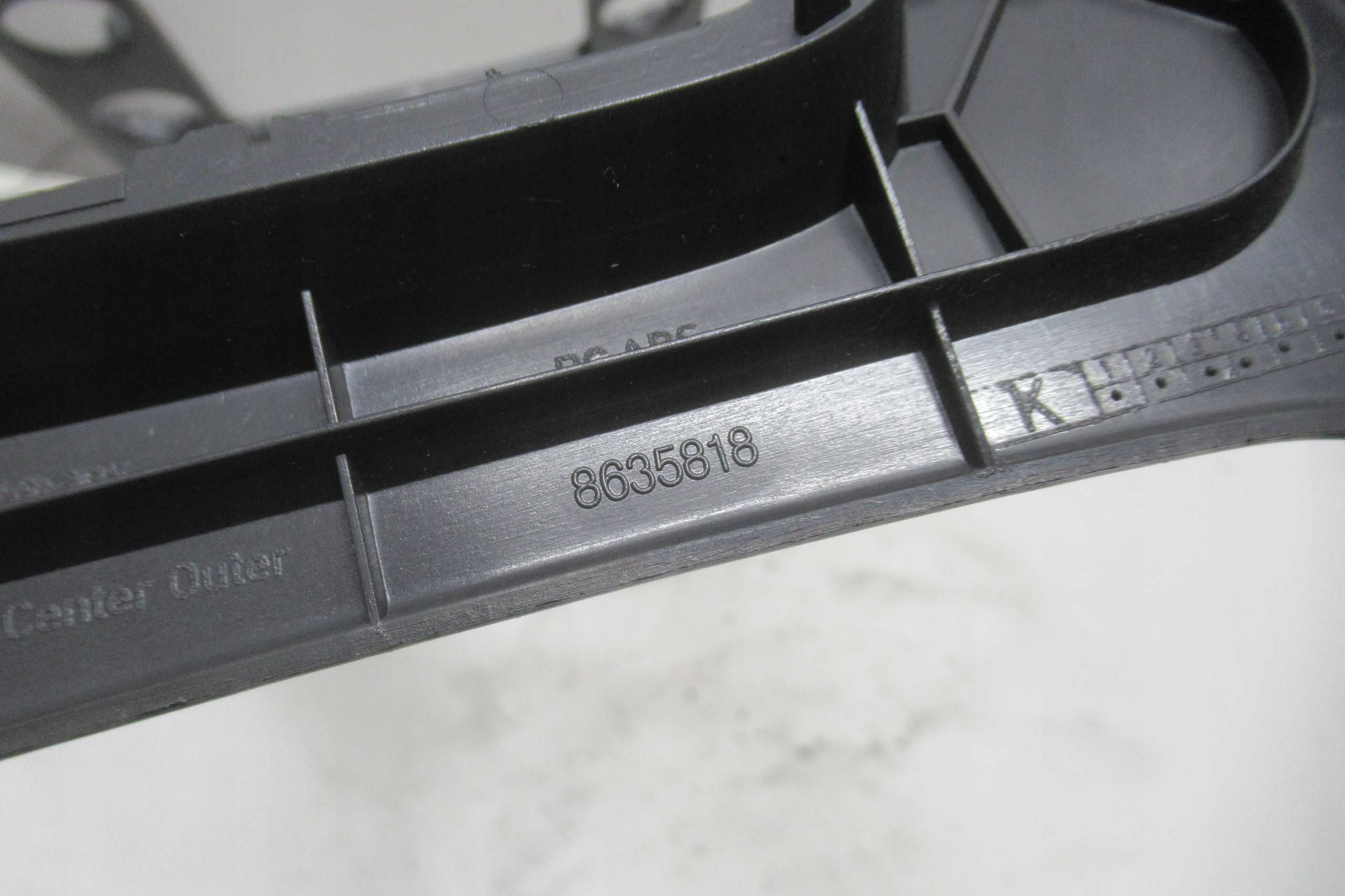 VOLVO V70 2.0 D 09R frame PANELU SRODKOWEGO 8635818