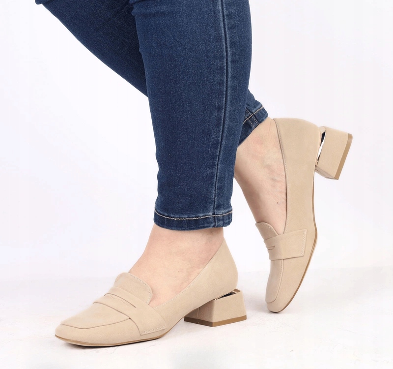 Beżowe półbuty damskie wsuwane na niskim obcasie Polskie