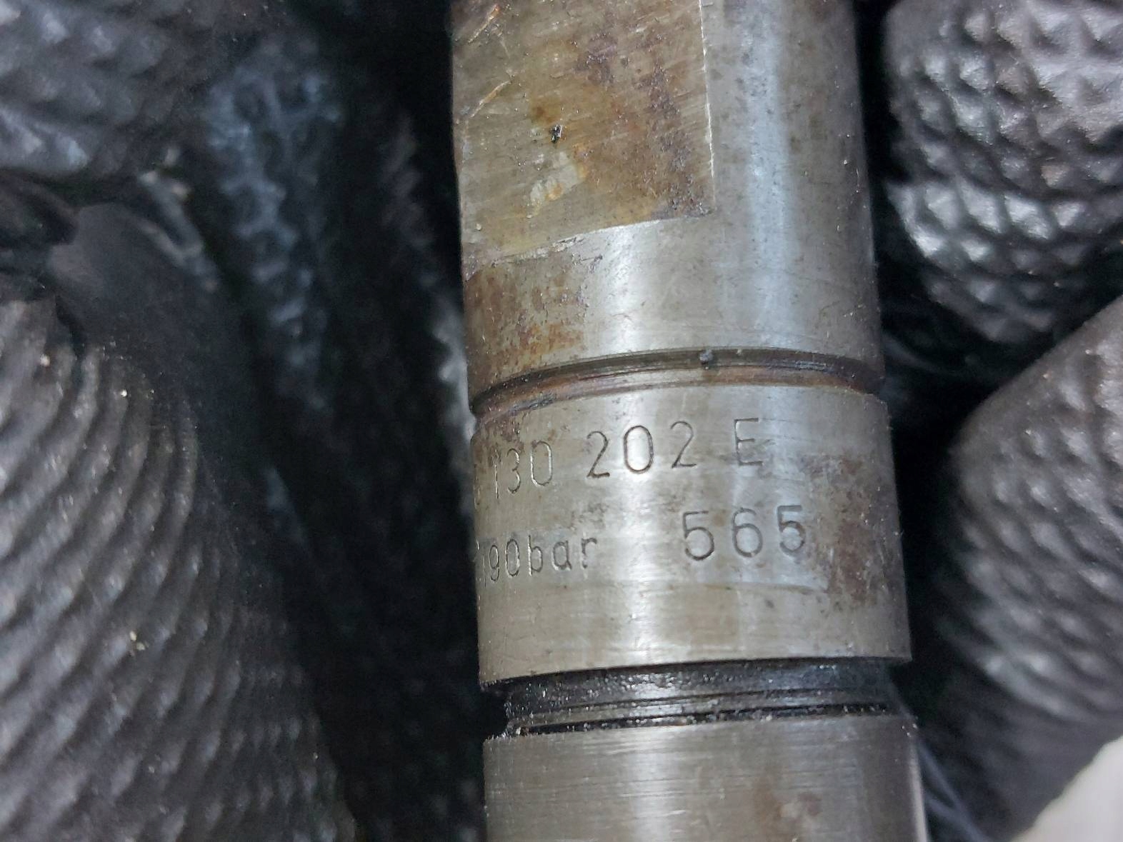 nozzle injector KOMPLET AUDI A6 C4 046130202E 046130201E