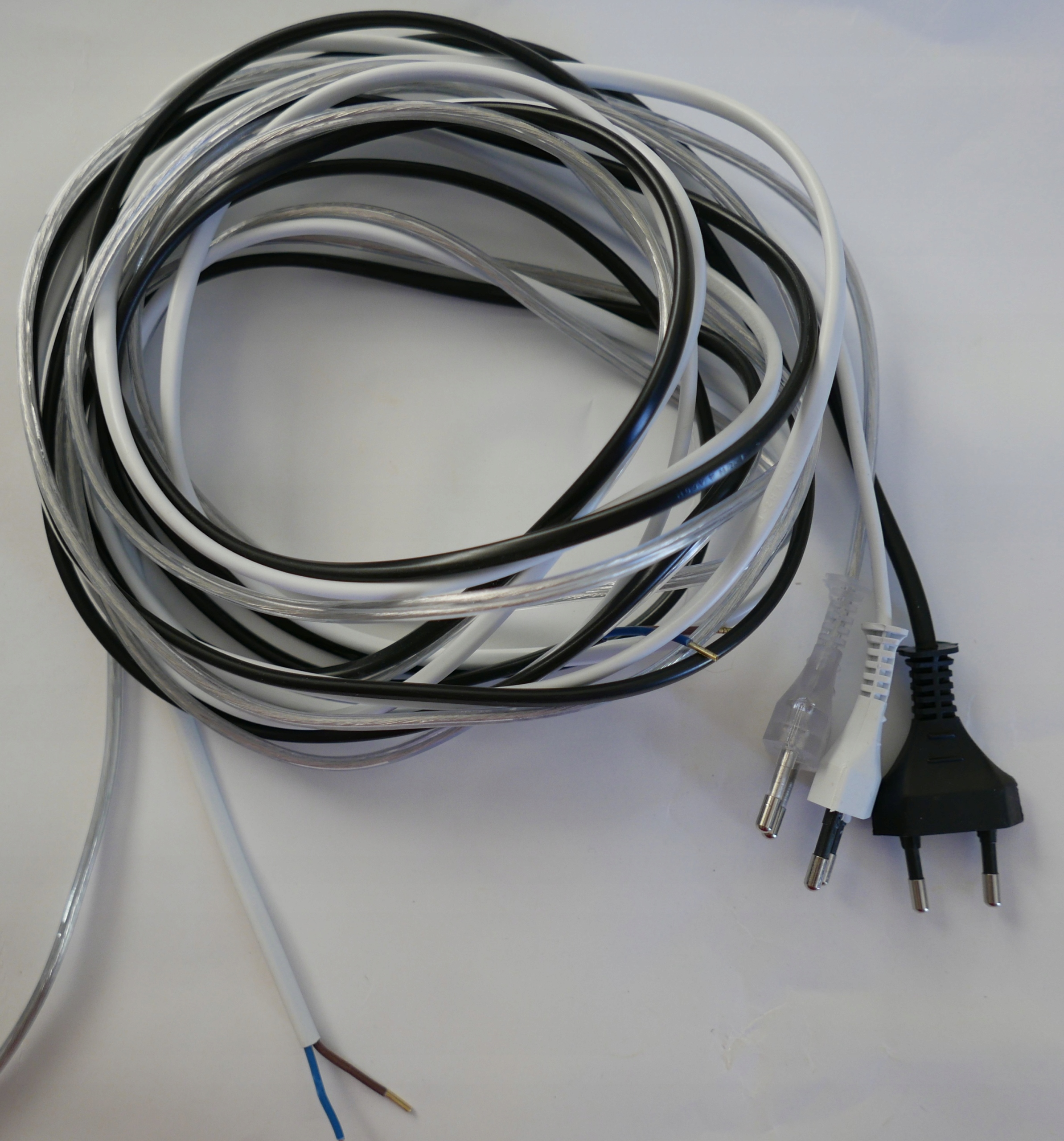 PRZYŁĄCZE, PRZEWÓD PŁASKI 2X0,75 Z WTYCZKĄ ZALANĄ, CZARNY 3M Typ kabel