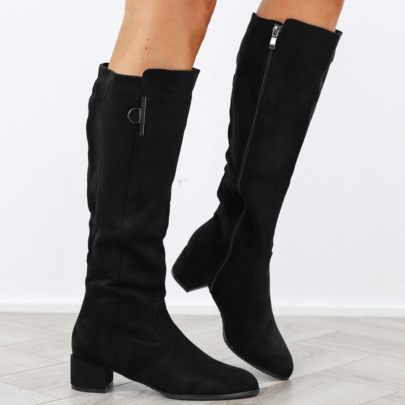 Černé dámské kozačky na podpatku, klasické a elegantní semišové