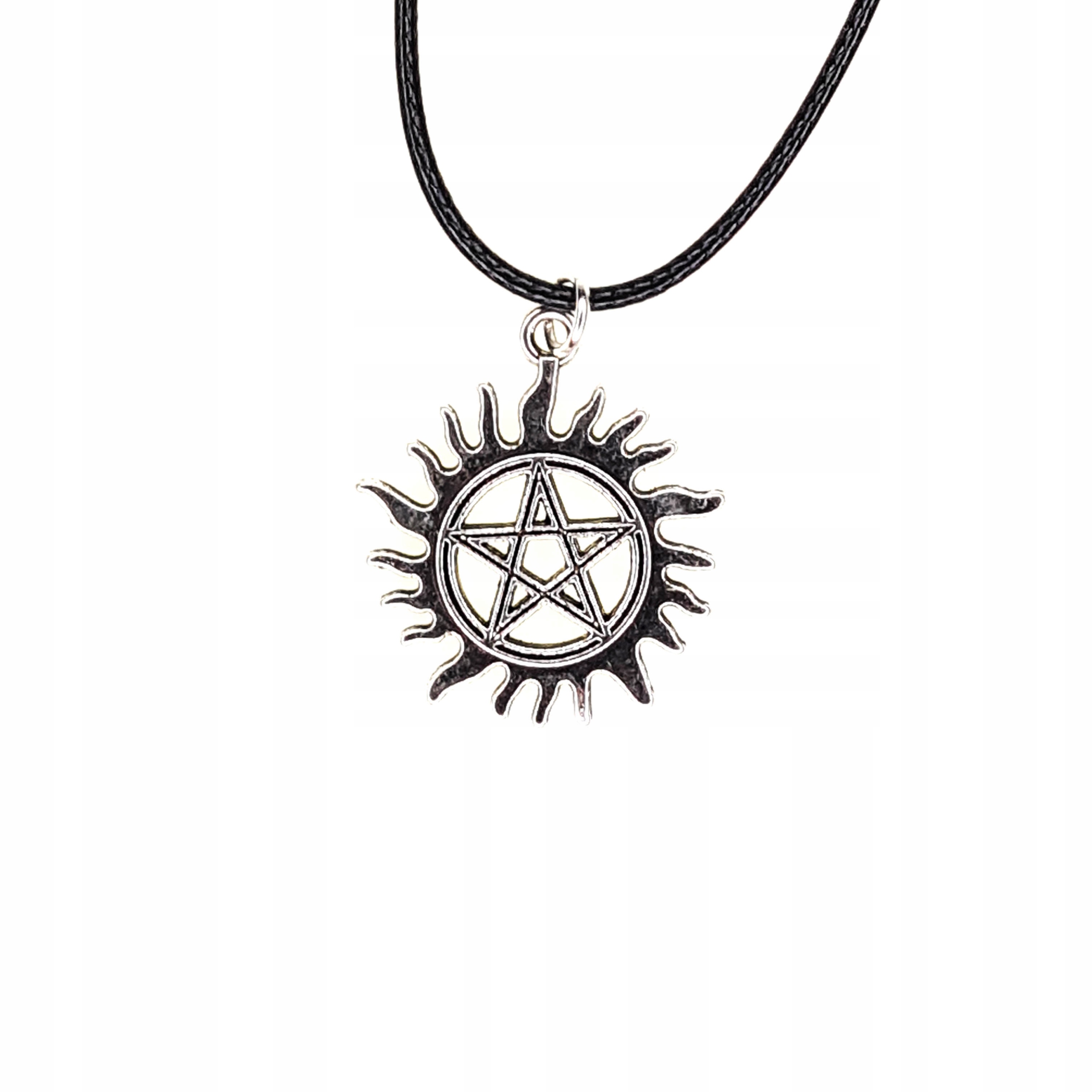 

Piękny Naszyjnik Pentagram Słońce Posrebrzany