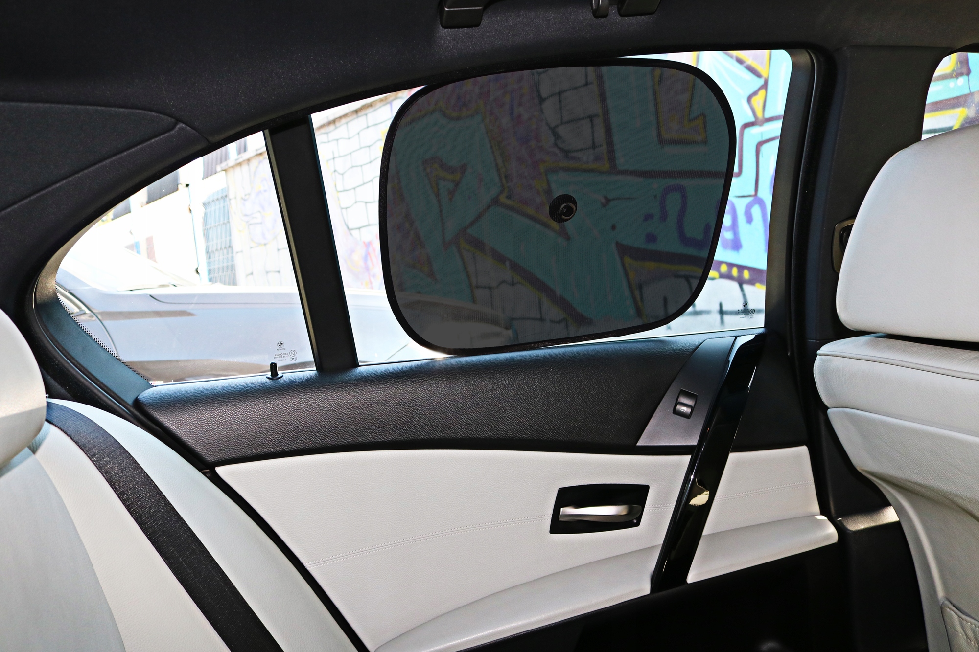 ZASŁONKI PRZECIWSŁONECZNE DO SAMOCHODU SAMOCHODOWE CZARNE GRUBE OSŁONKI kpl Producent Akuku