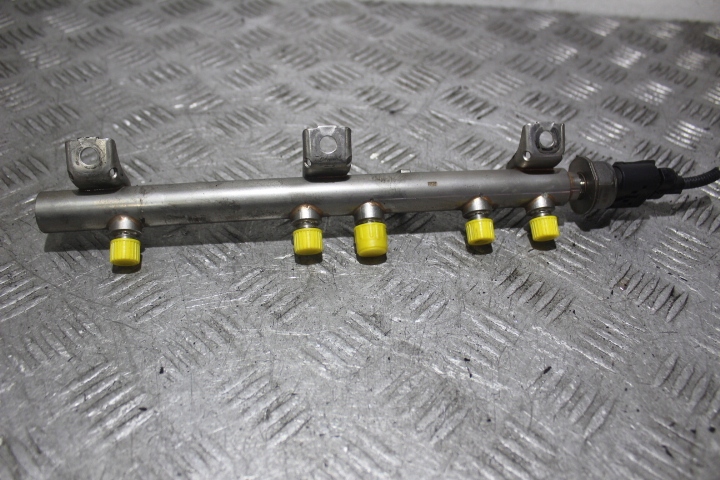 LISTWA WTRYSKOWA BMW 1 118I E87 2.0