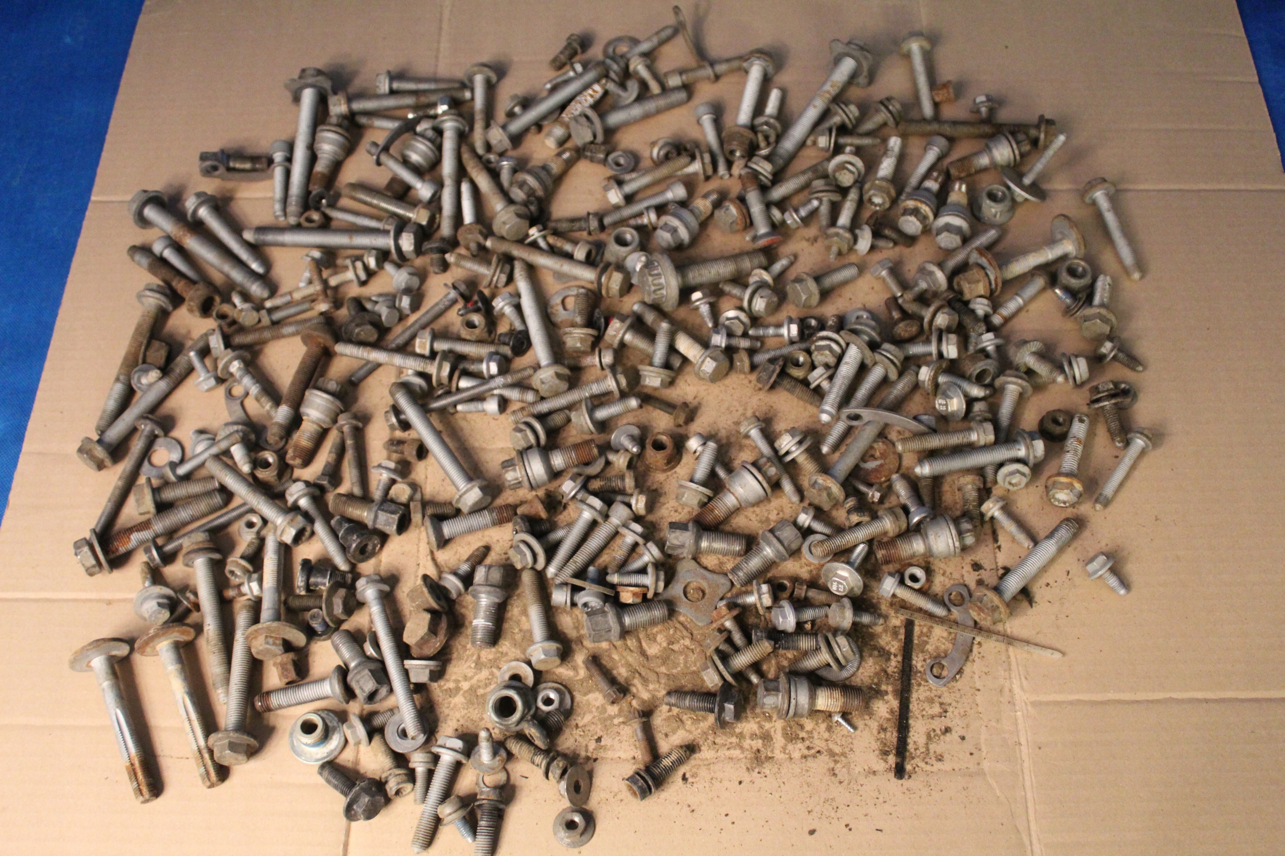 AUDI Q3 8U LIFT болты подвески 14 кило 15R