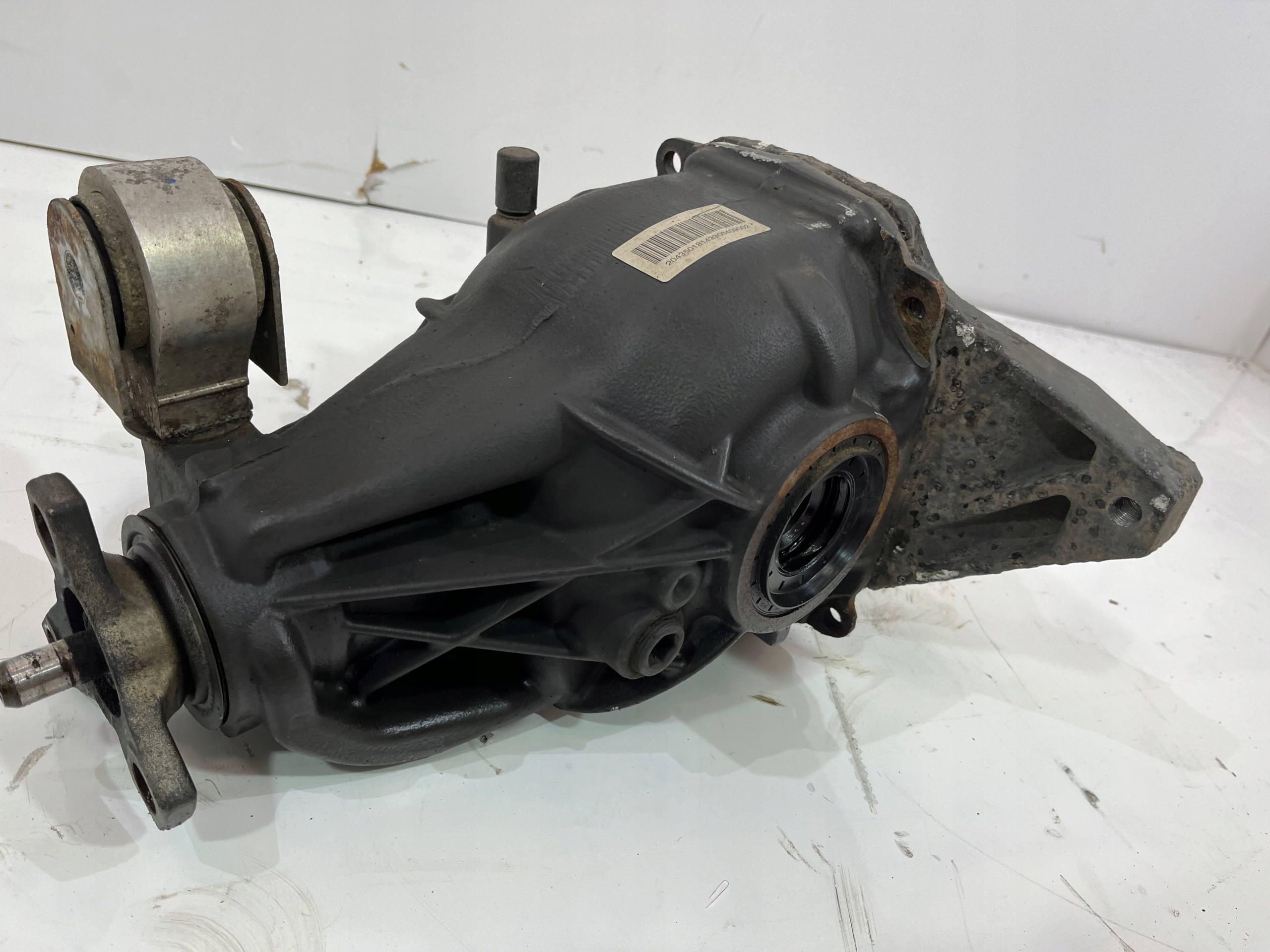 888.112.100 - Задний мост MERCEDES W204 1.8 CGI 2043501814 весь !