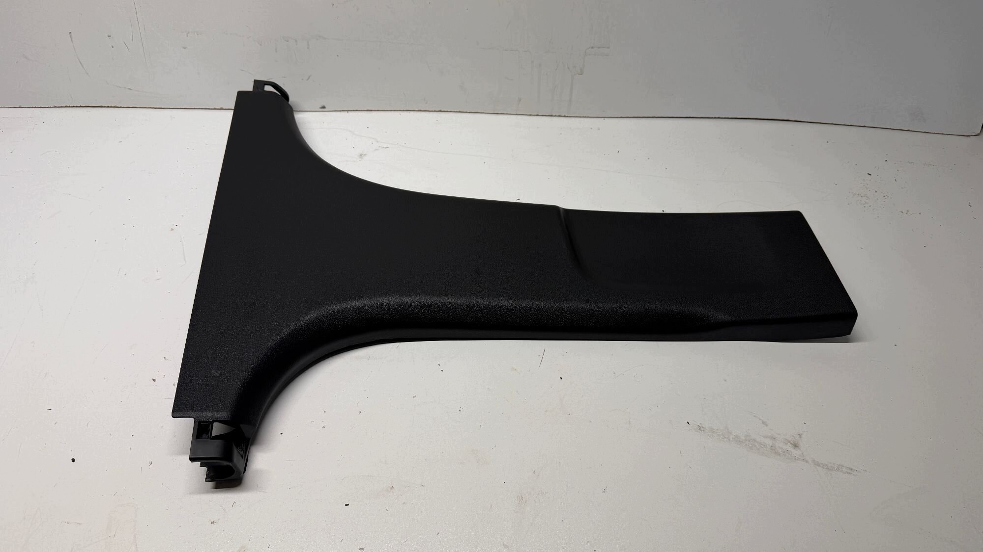 KIA CEED III cover SLUPKA B lower right 85846-J7001 2017