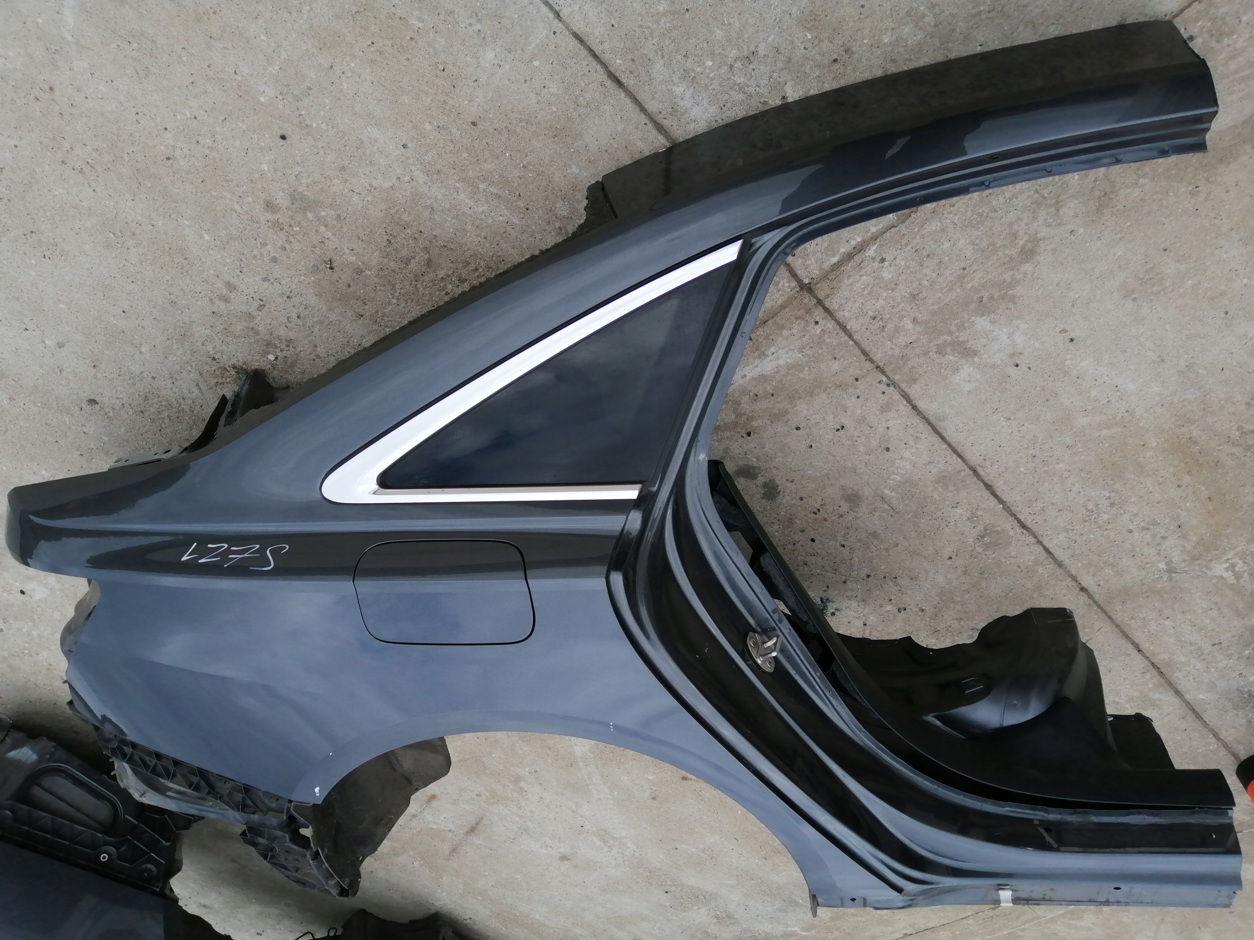 КРИЛО ЧЕТВЕРТИНА ПРАВА ЗАД. ЗАДНЯ СЕДАН AUDI A6 C8k КОЛІР Lz7s