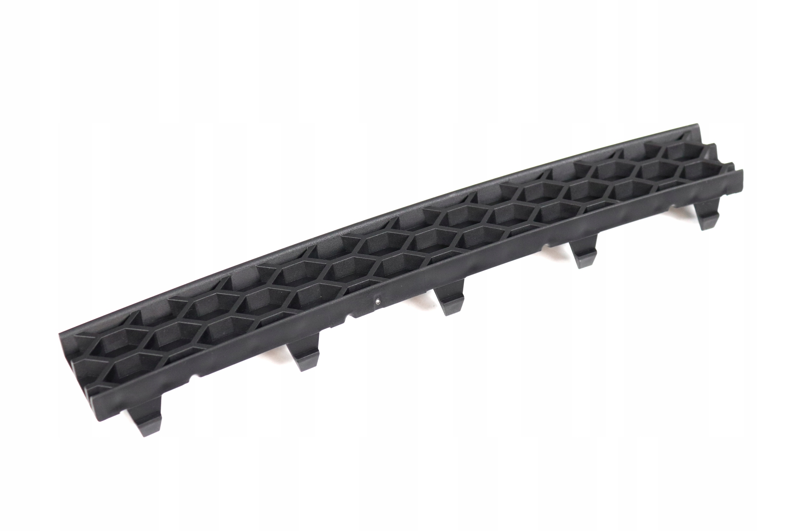 KRATKA SPOJLERA DOLNEGO AUDI A3 8P TYŁ