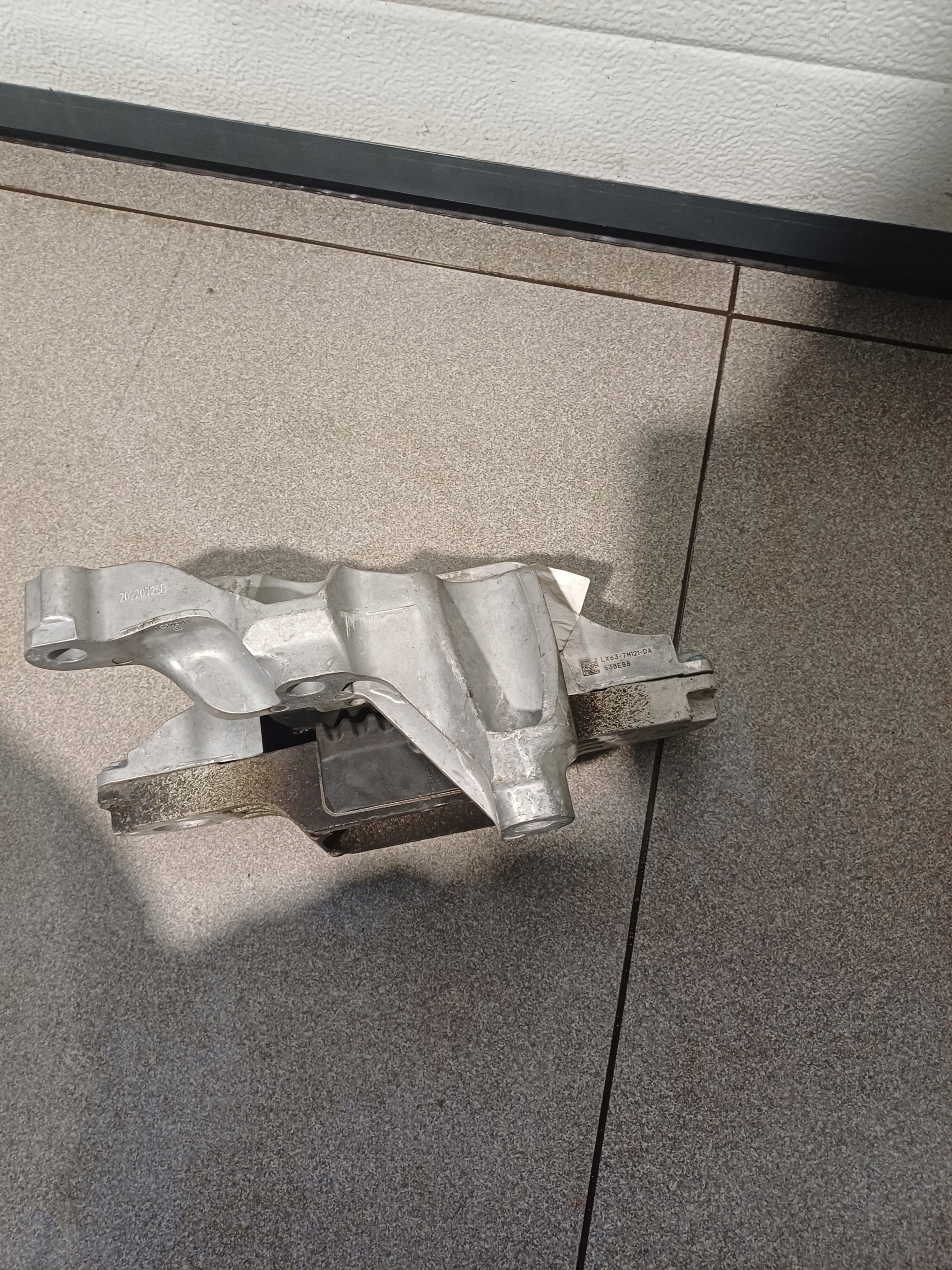 engine mount holder FORD KUGA MK3 LX53-7M121-DA