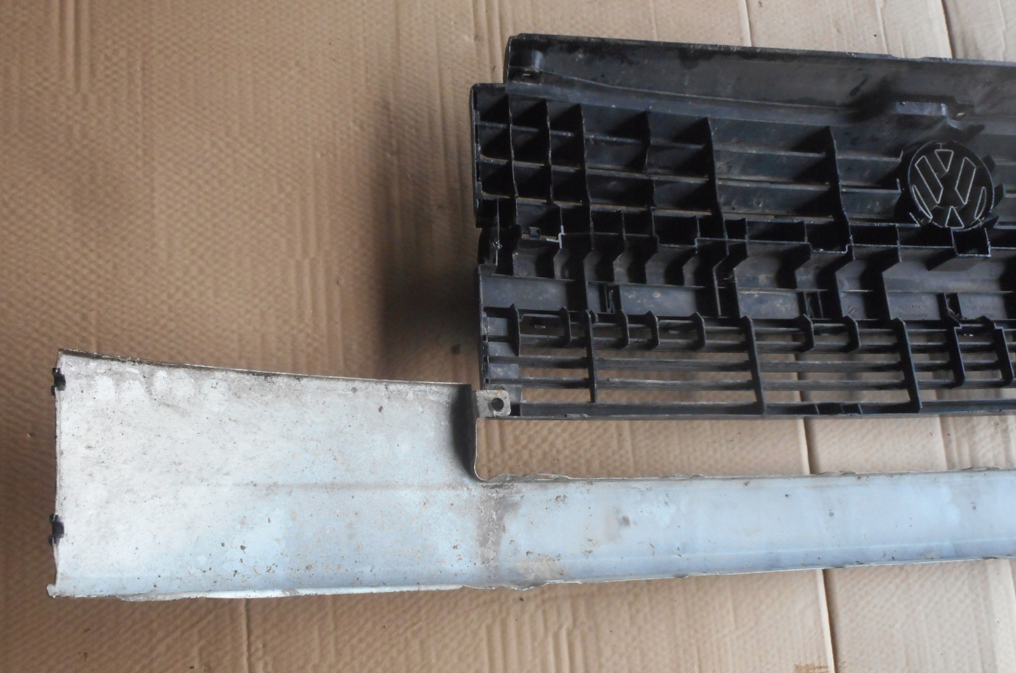 volkswagen oe 701853653 решетка радиатора