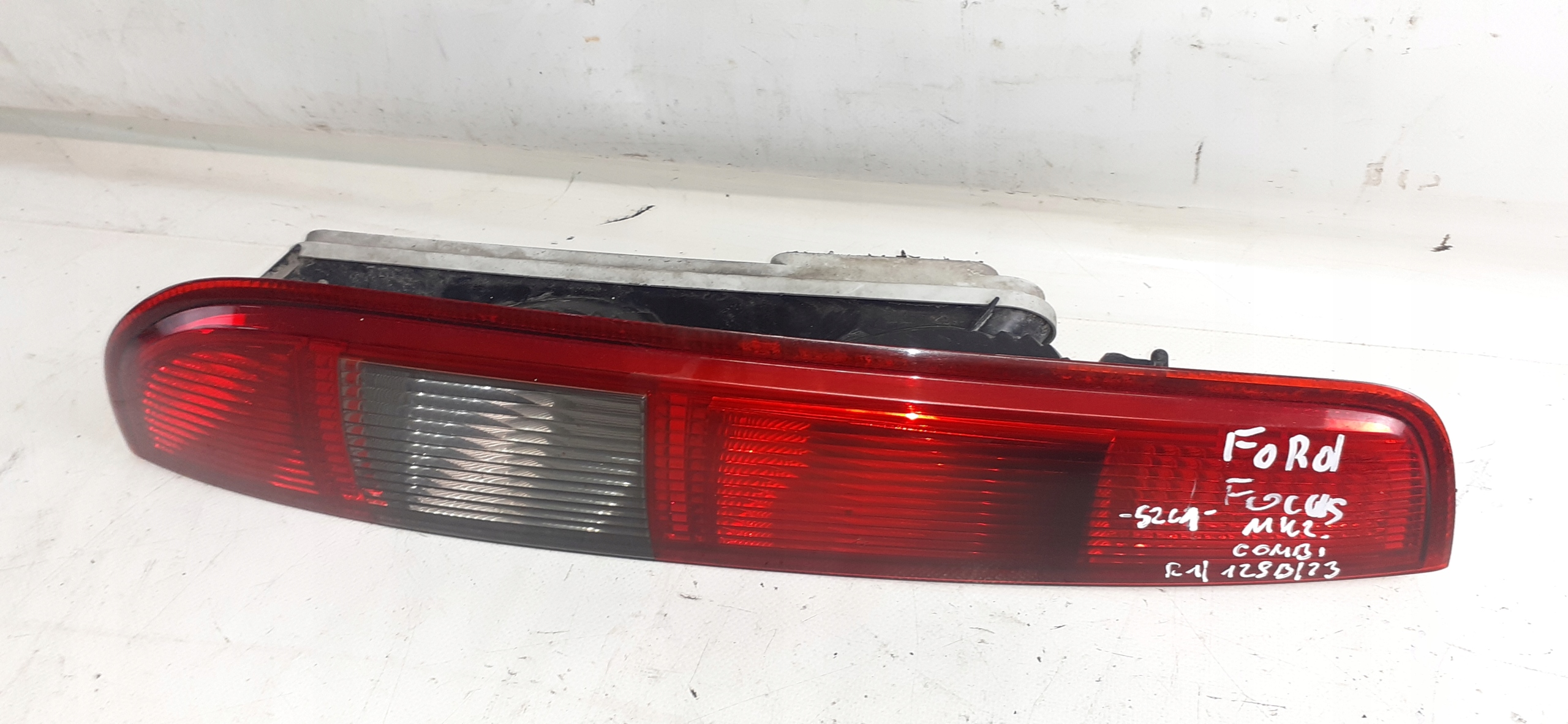 Ford Focus MK2 Kombi light rear rear part left