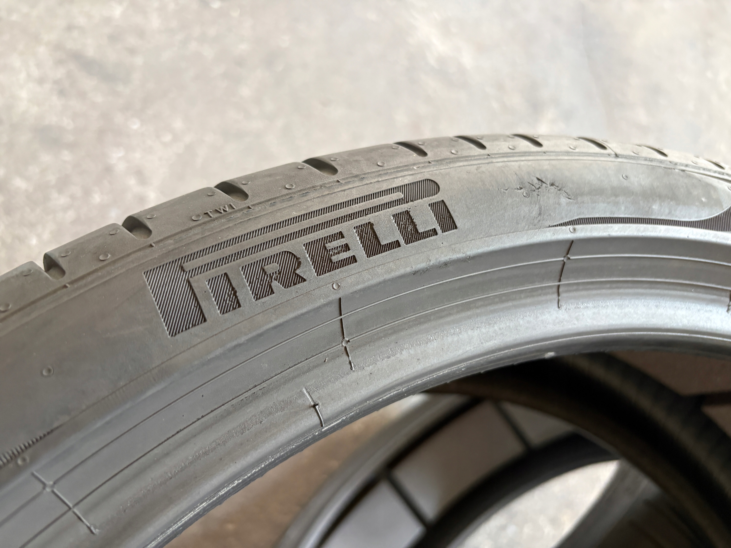 2 tyres summer 265/35R22 102V Pirelli P ZERO 6mm