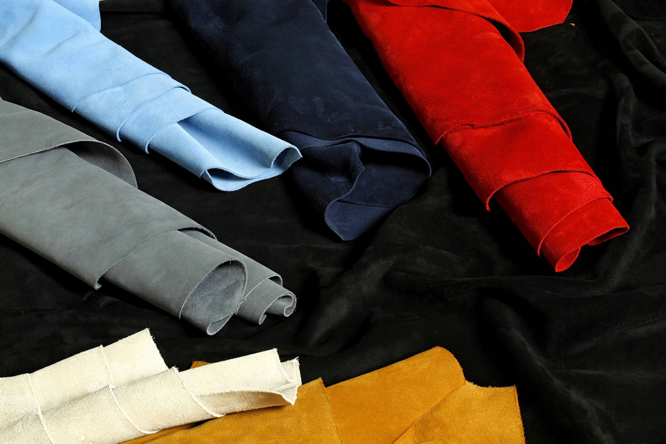 Kozaki skórzane Bastek ażurowe obuwie damskie 38 Długość wkładki 24.5 cm