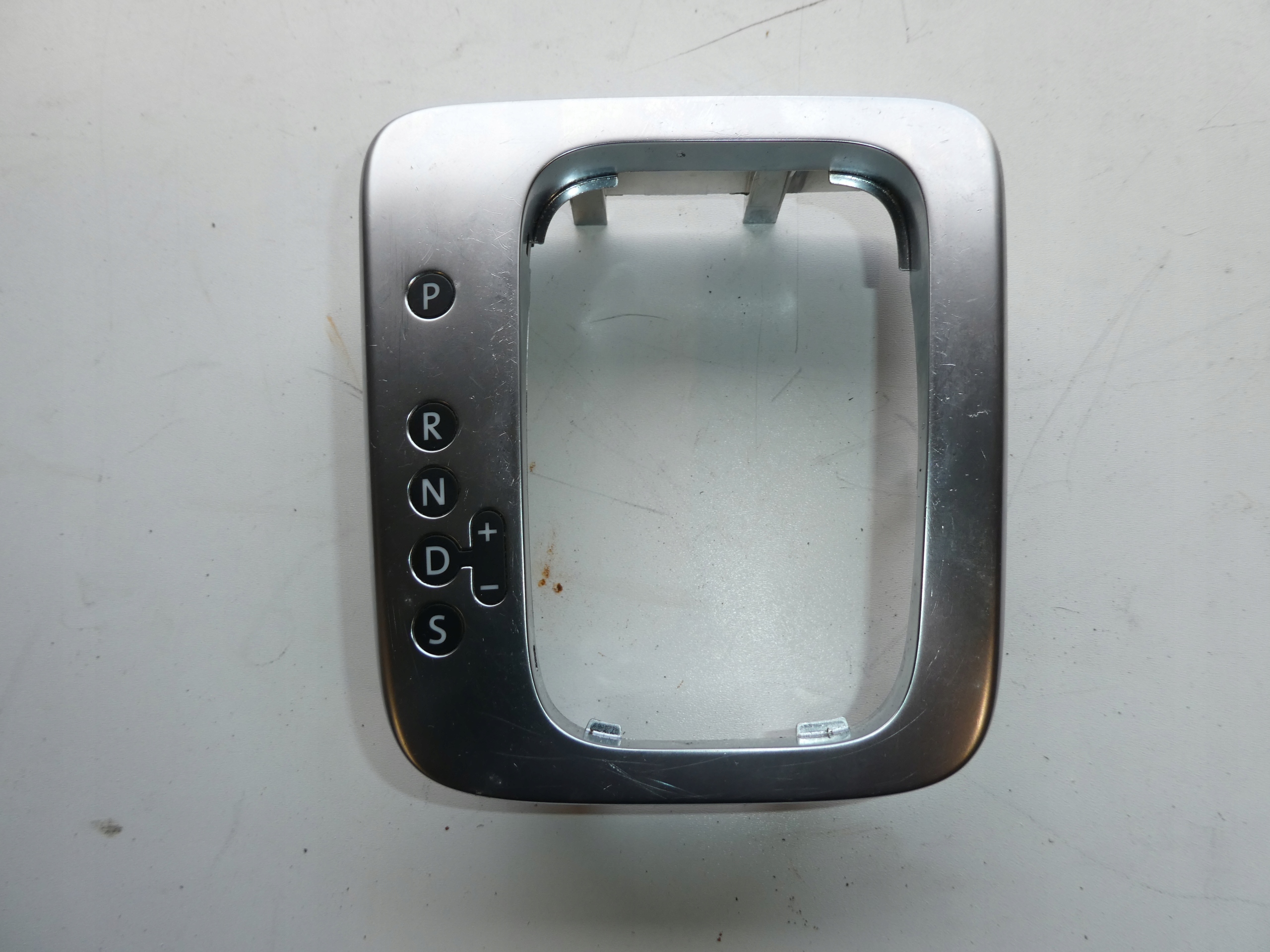VW TIGUAN PANEL RAHMEN SCHALT GETRIEBE 5N1713203