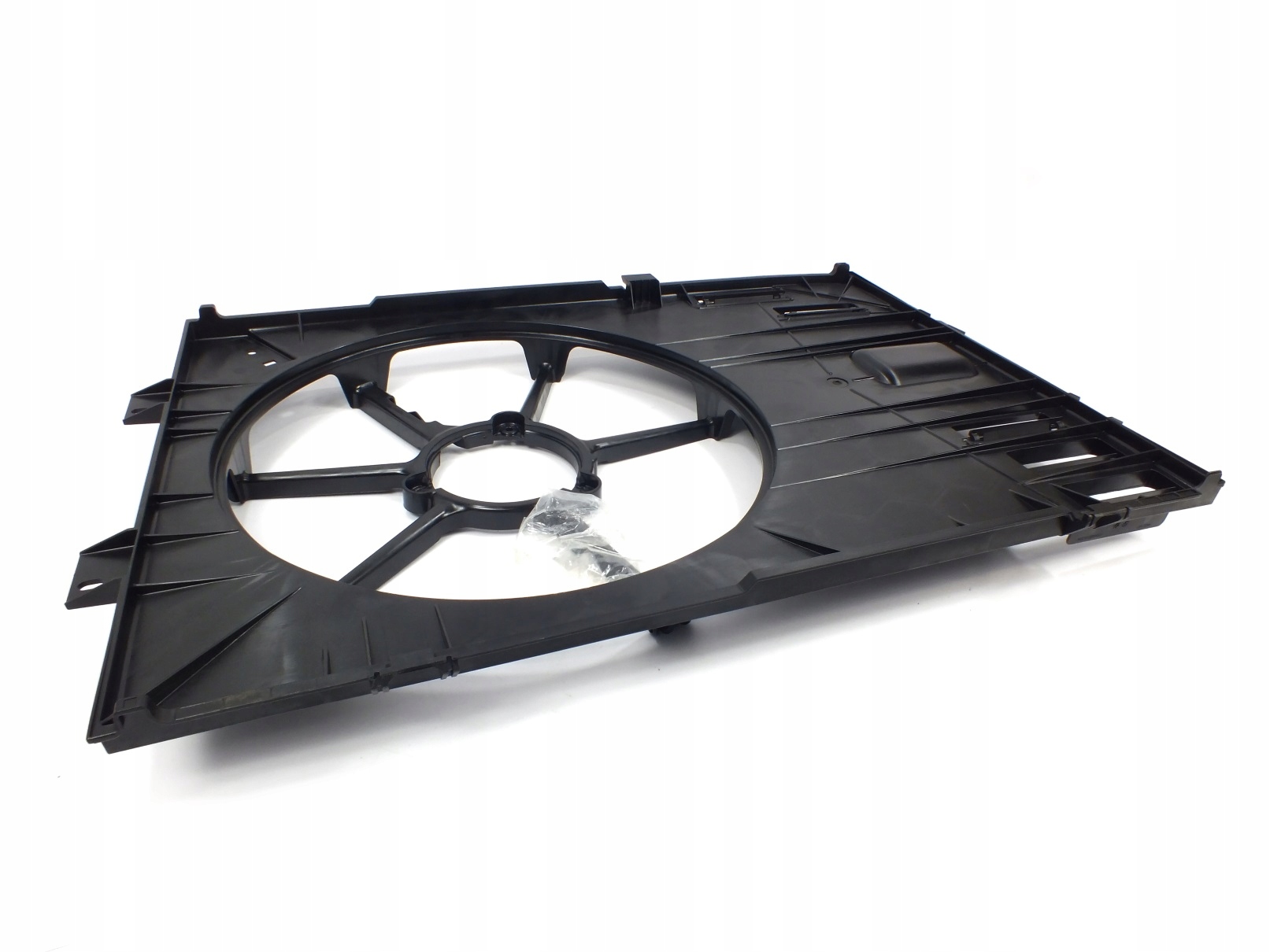 7E0121207B - Крышка вентилятора VW Transporter T5