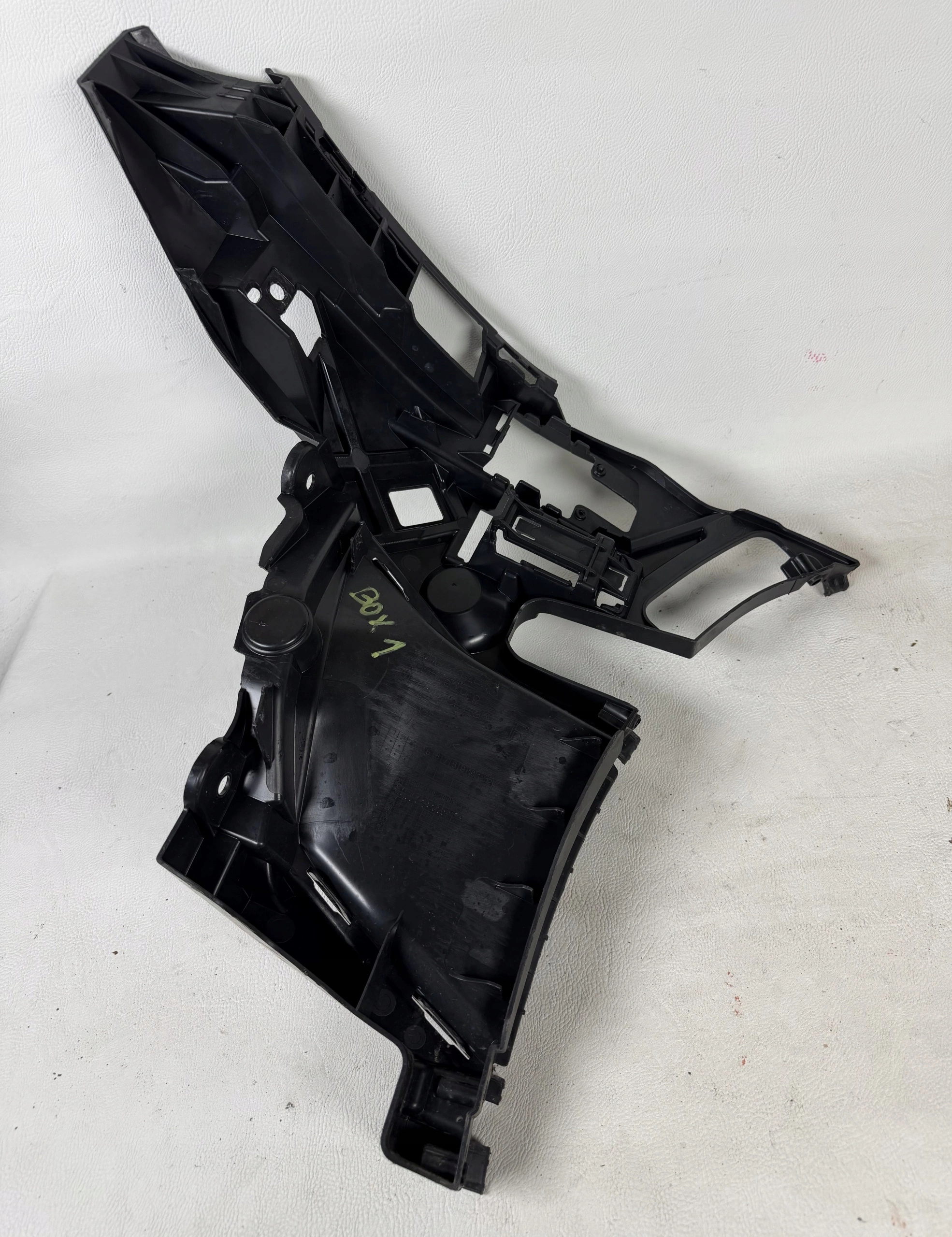 VW ID7 ID.7 Support Support plaque Console W Pare choc Droite Avant 14A807162D