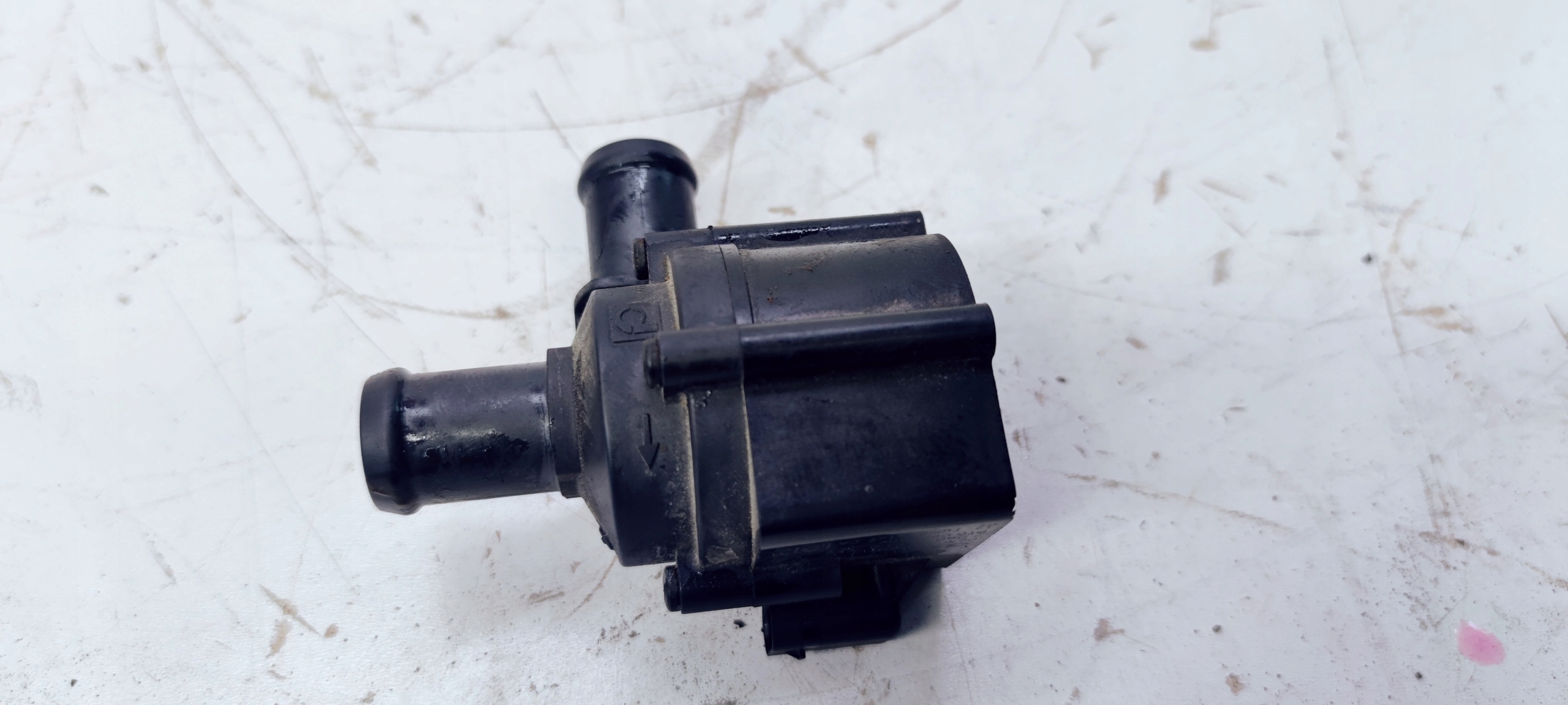 zusätzliche Wasserpumpe Sensor AUDI A4 B8 06H121601J