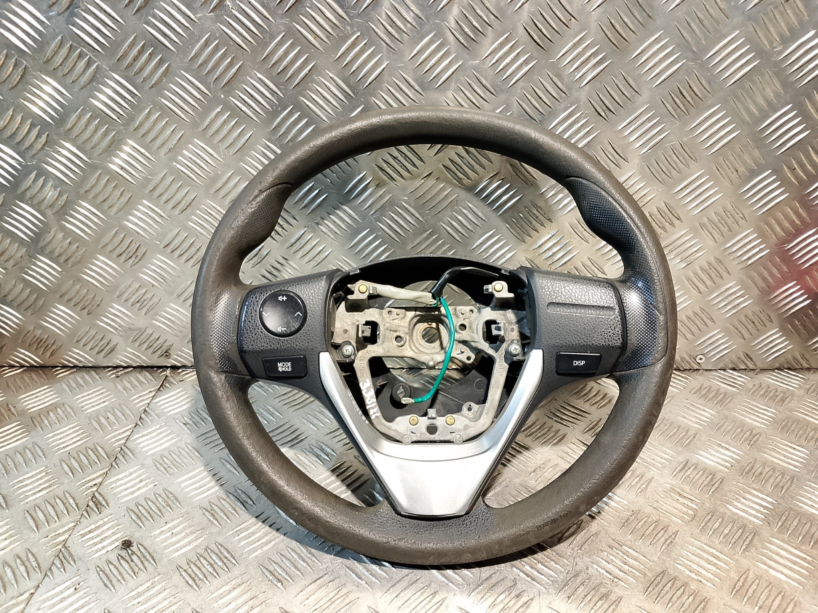 volant TOYOTA AURIS II 2