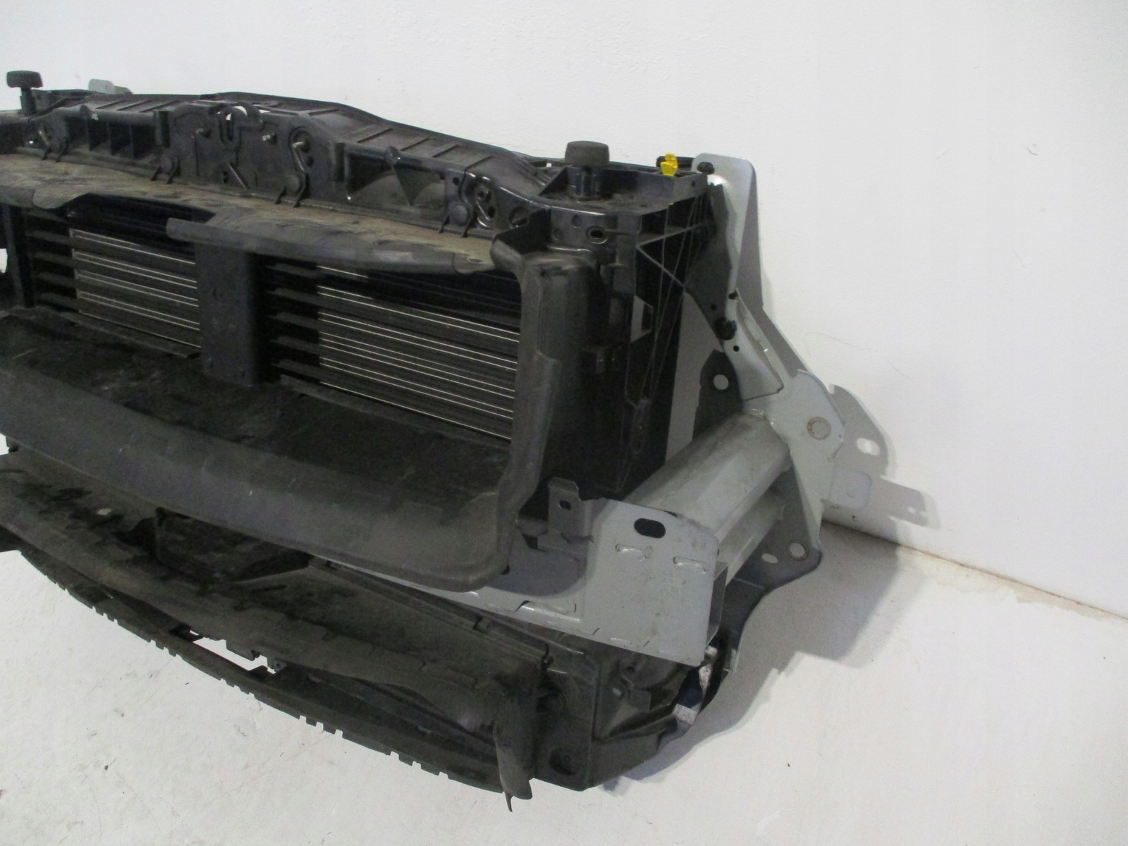 Pas przedni CHŁODNICE FORD KUGA MK3 1,5TDCI Numer katalogowy części PAS  MK3  1,5TDCI  kuga