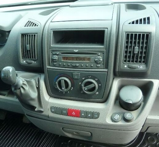 RAMKA RADIOWA 2DIN CZARNA PEUGEOT BOXER 2006-2011 Model CT24FT23