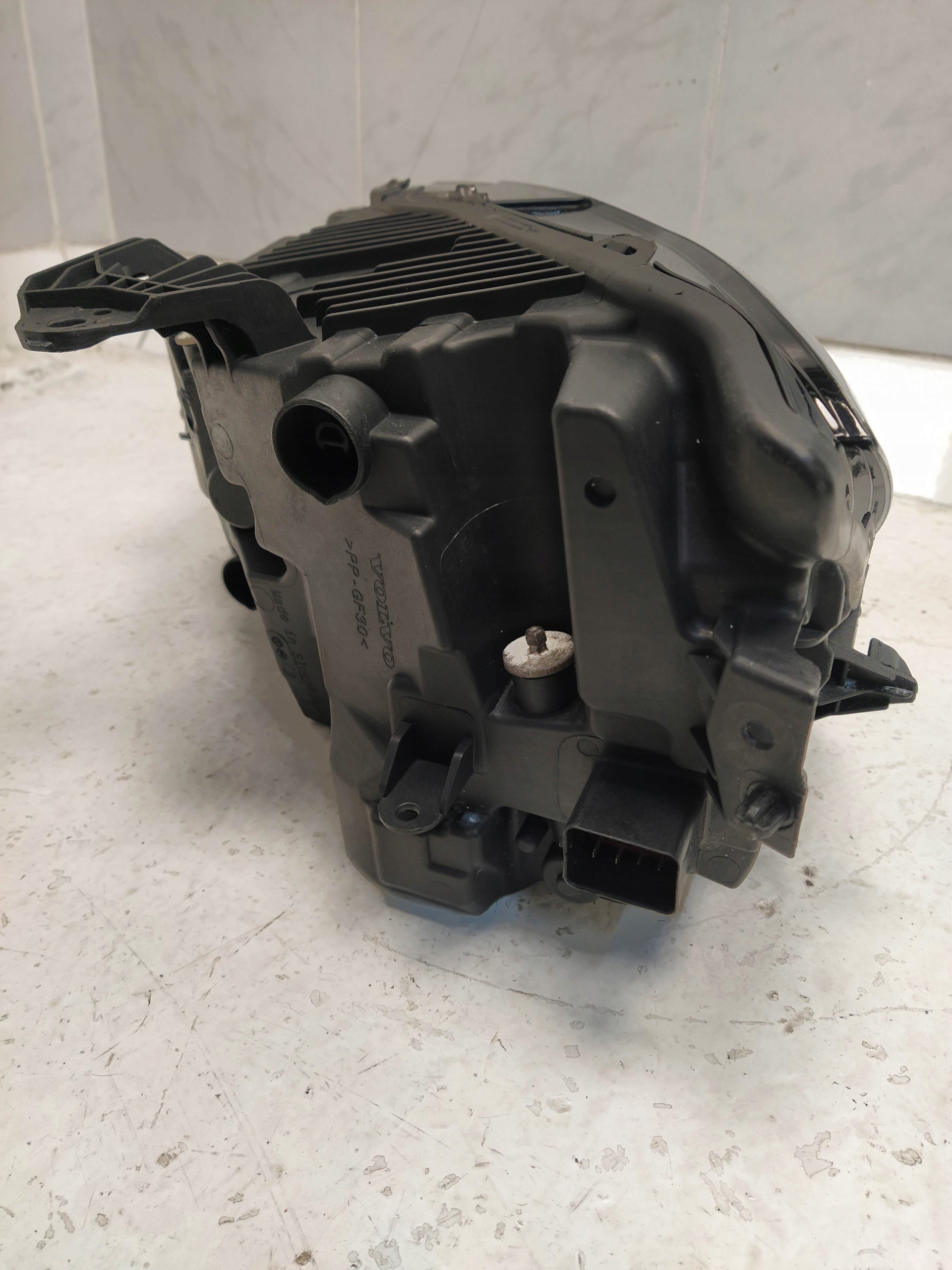 VOLVO XC60 II REFLEKTOR light front right LED MID complete control unit