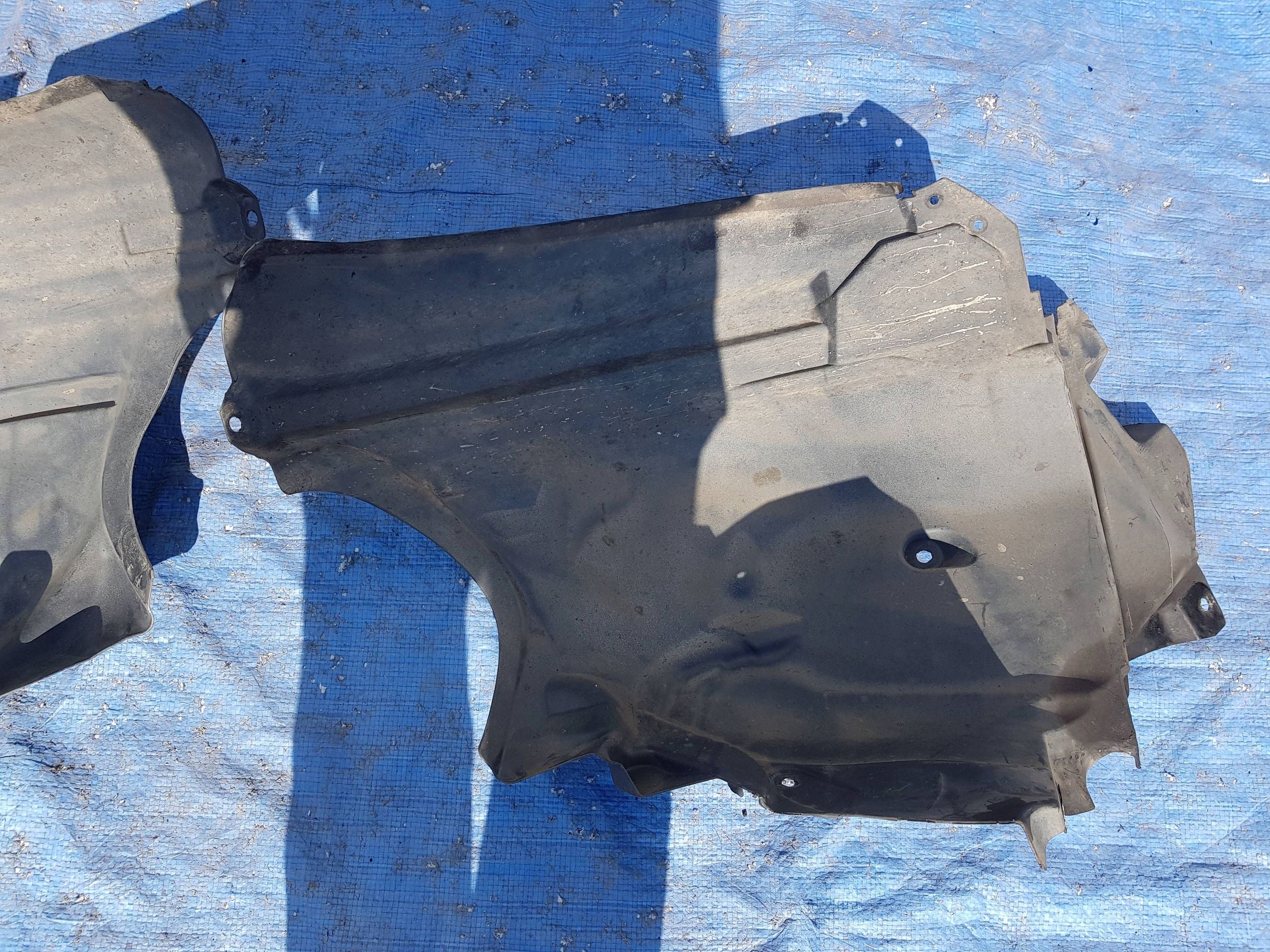 complete mudguard left front MERCEDES W212 2126904330 2126903030