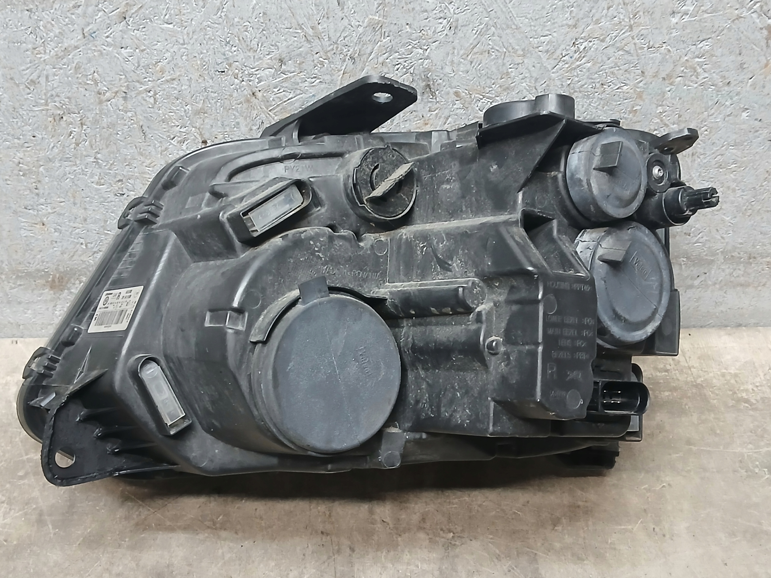 light front right VW AMAROK 2H1941016M