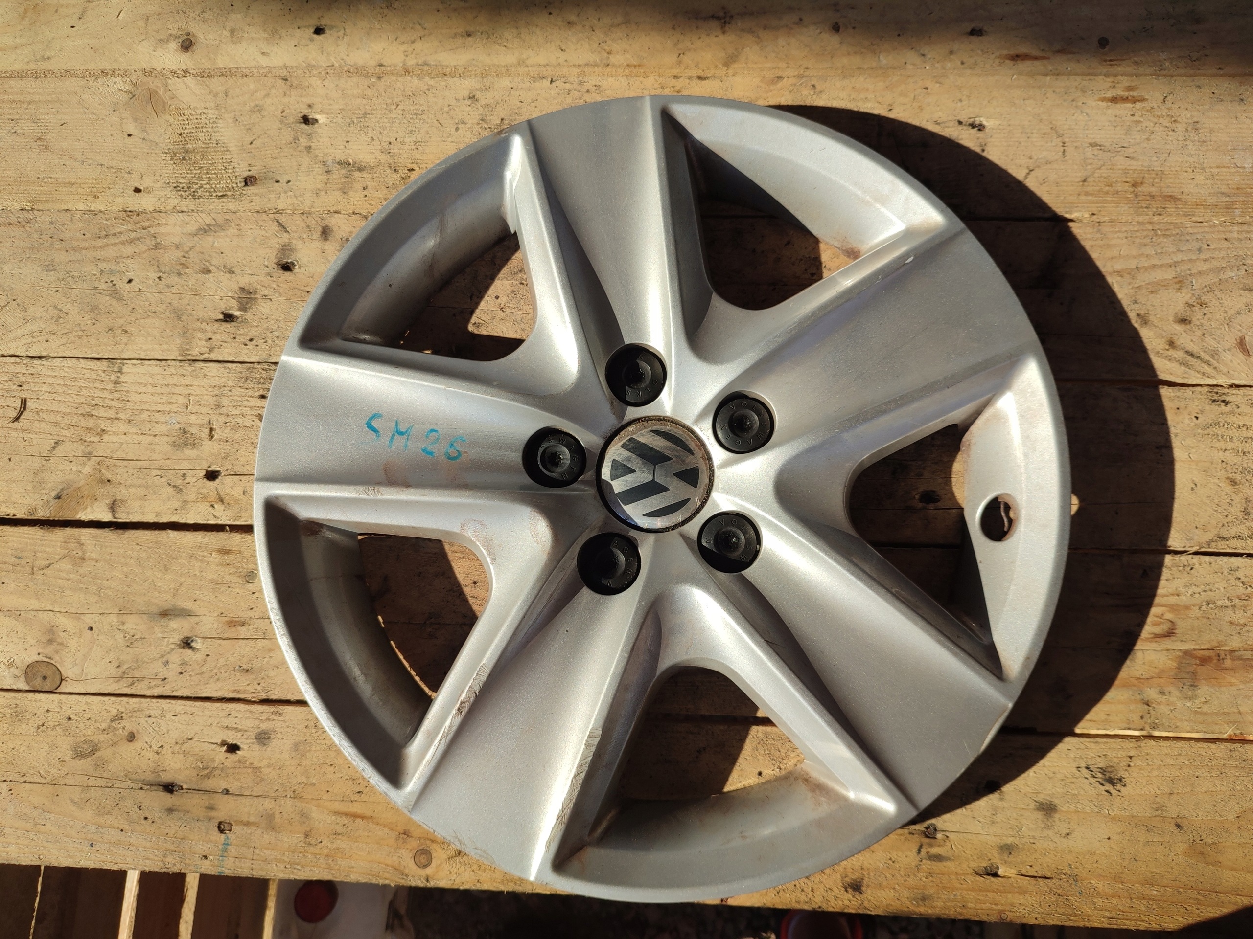 cap cover VOLKSWAGEN 5K0601147G R16