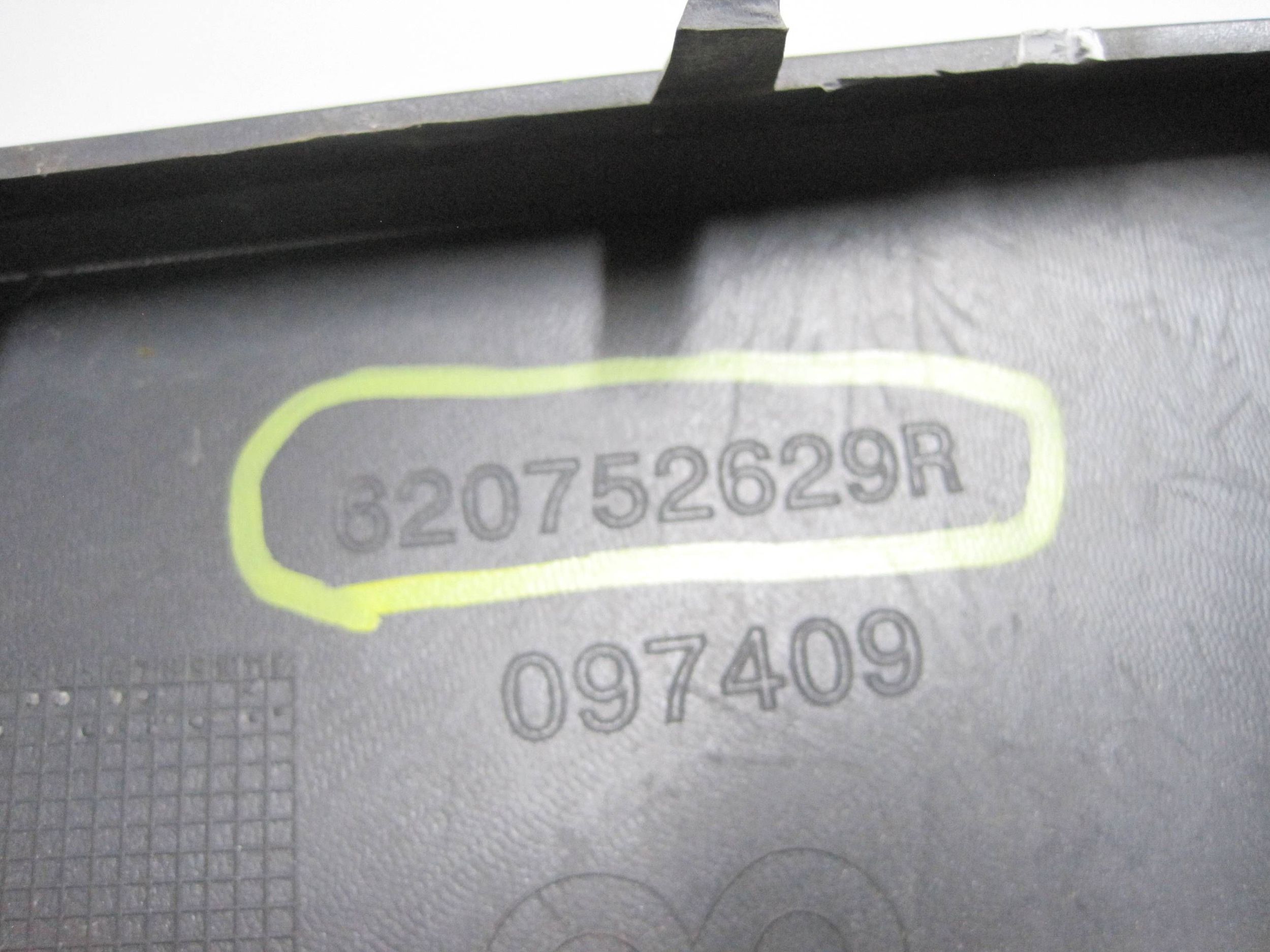 dolní mřížka nárazníku předního RENAULT AUSTRAL 620752629R