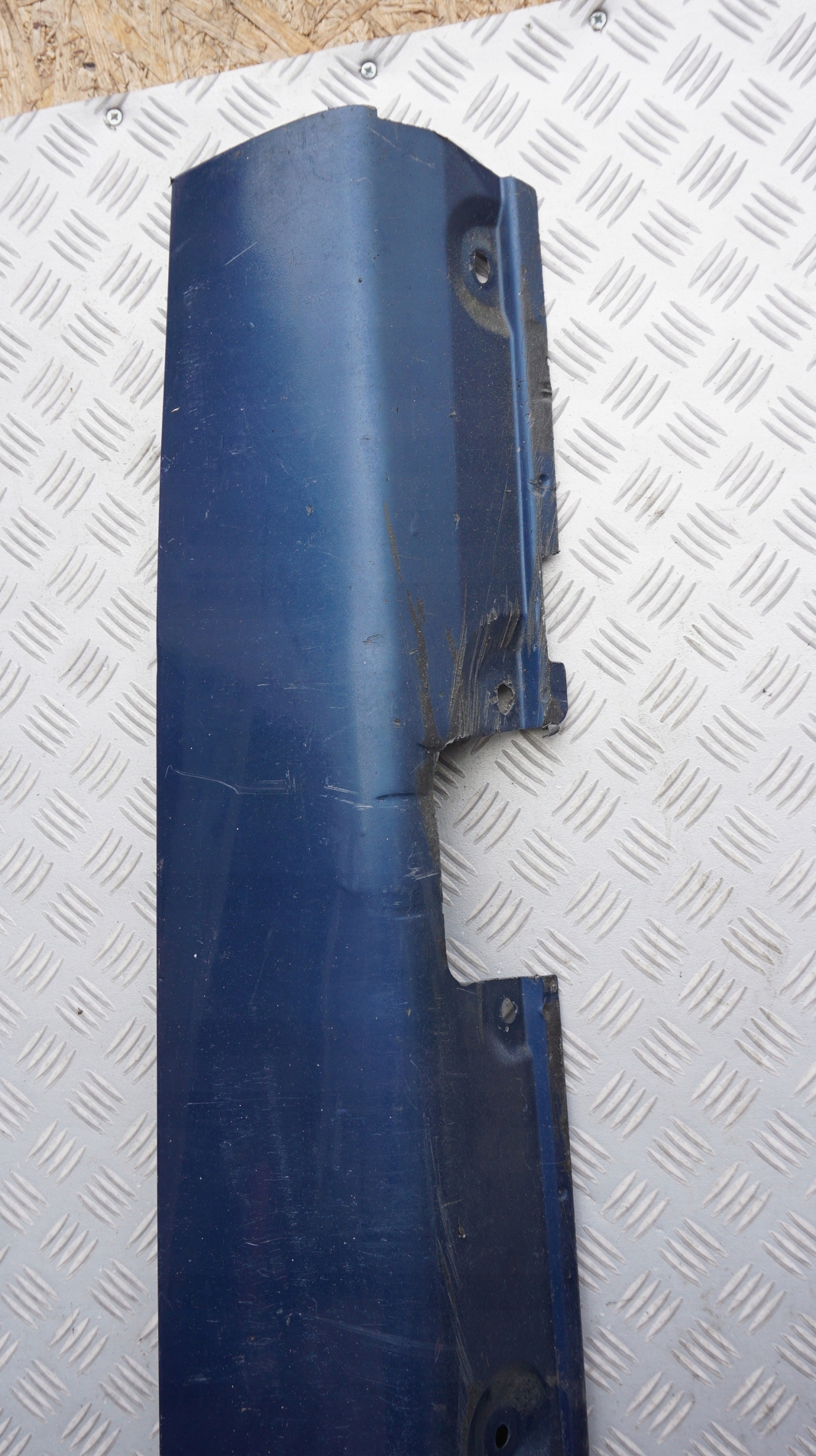 BMW E46 LISTWA PROGOWA PRAWA 8253592 Typ samochodu Samochody osobowe